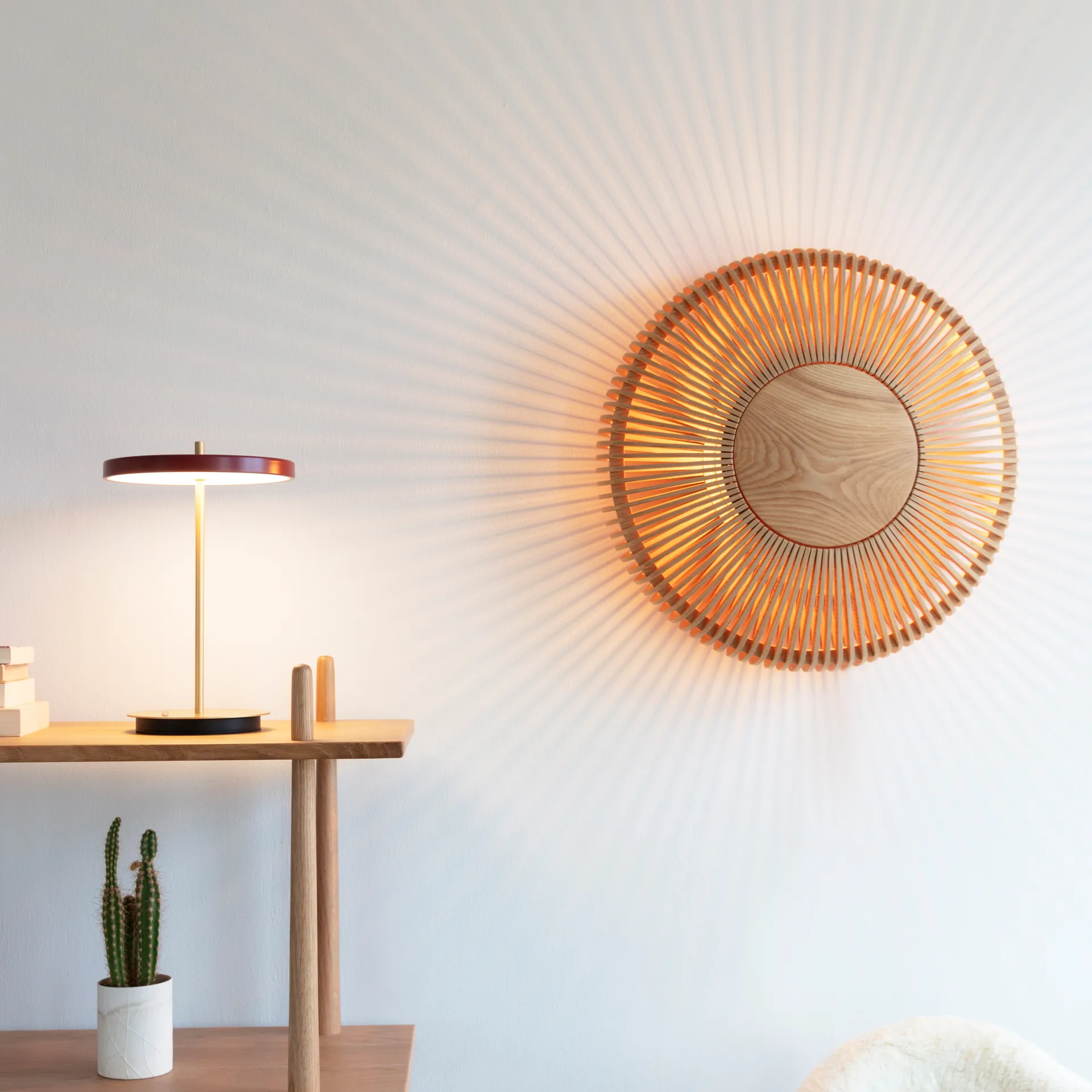 Asteria Move -pöytävalaisin, Ruby red Umage