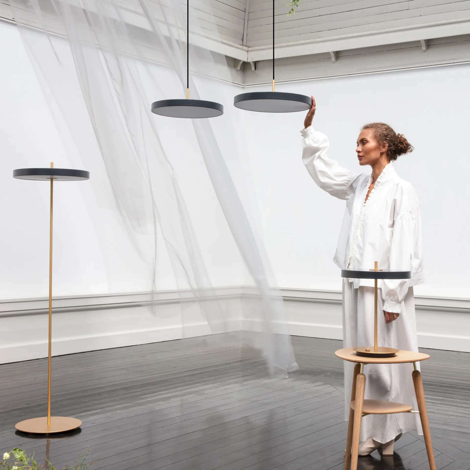 Asteria pöytälamppu, Black Umage