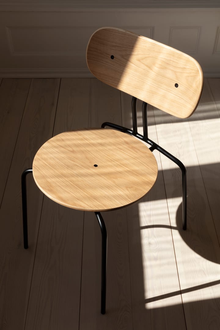 Curious tuoli, Oak-black legs Umage