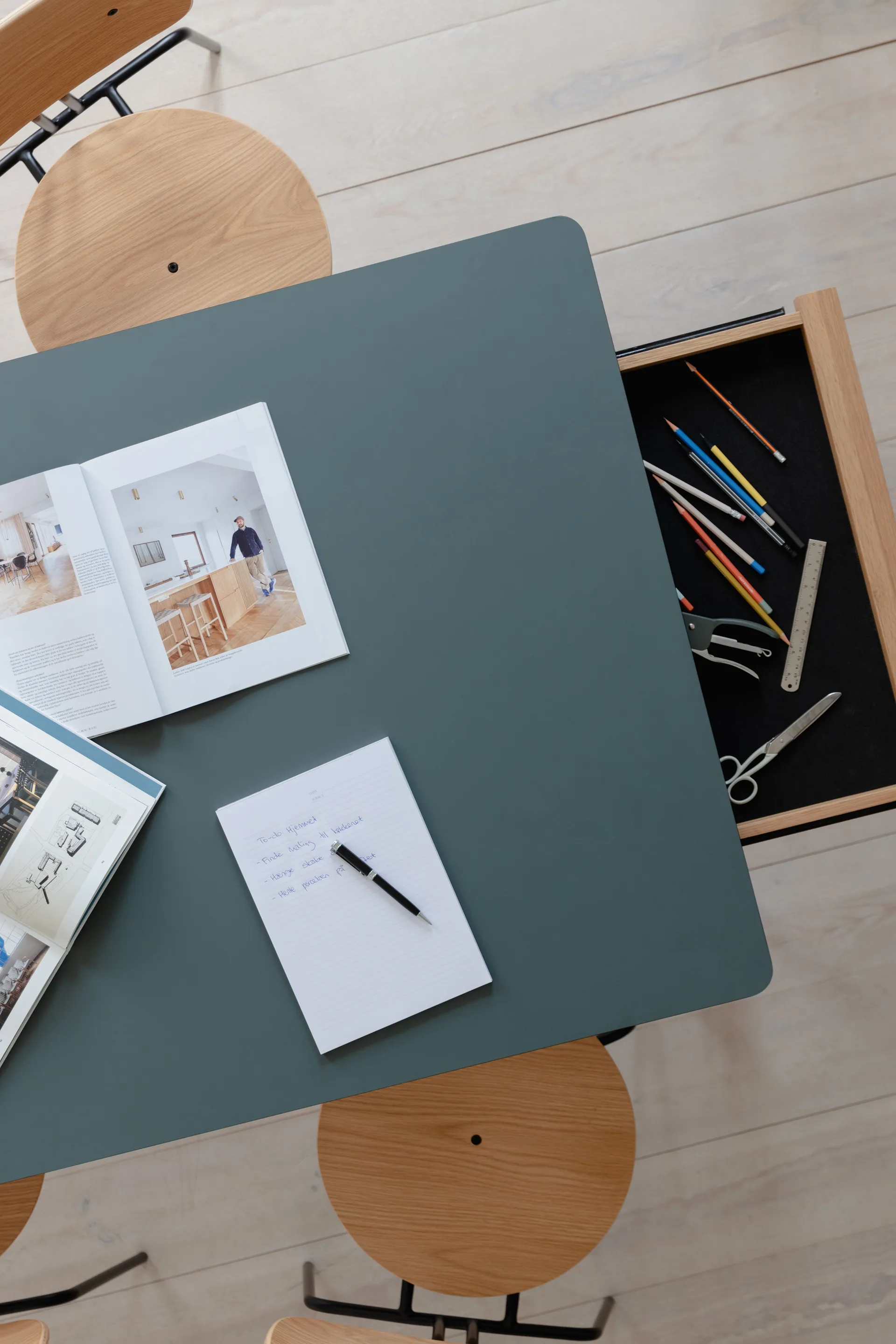 Heart'n'Soul ruokapöytä 90x200 cm, Oak-moss green Umage