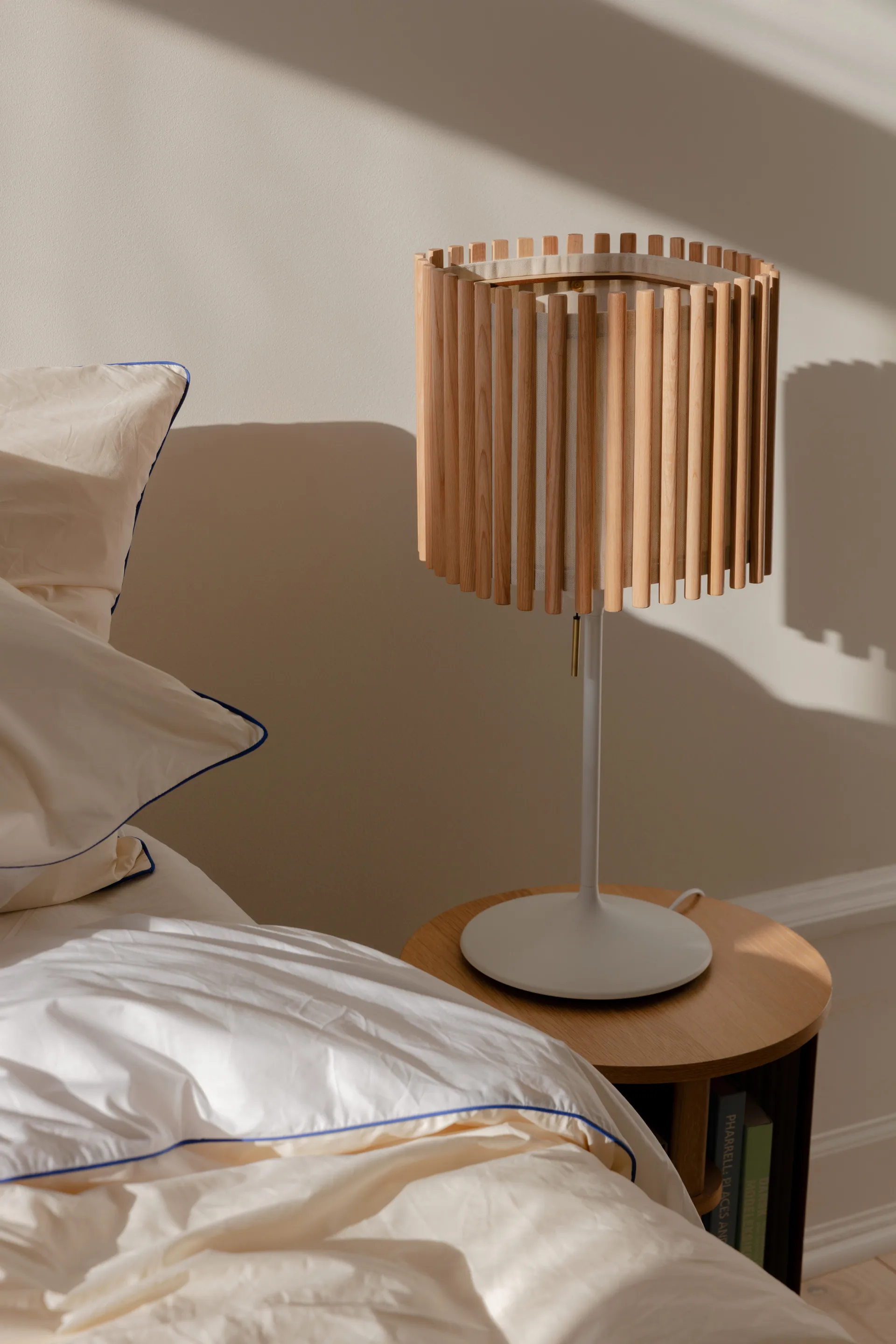 Komorebi pöytälamppu medium, Square oak-Valkoinen Umage