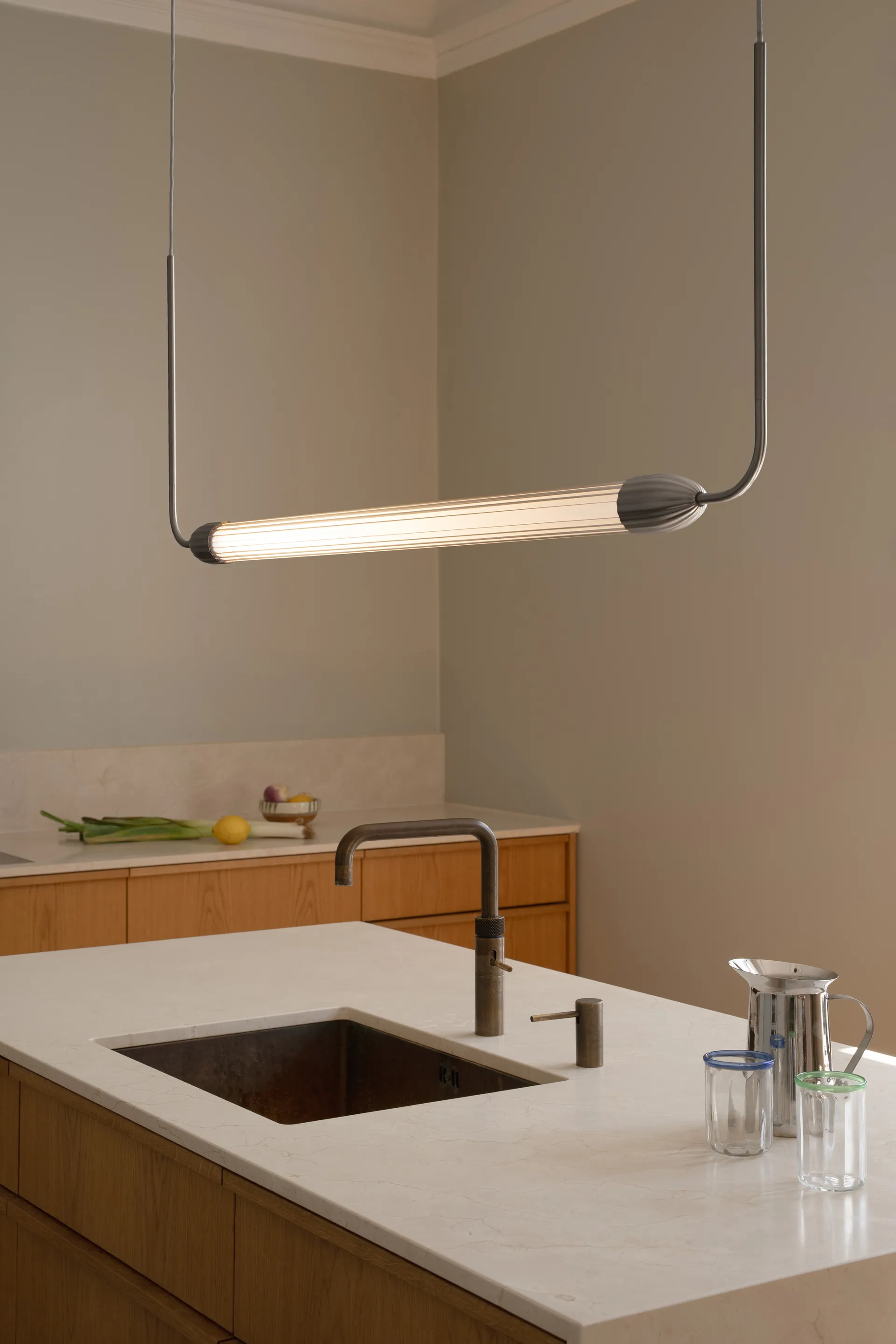 Lemon Squeeze linear lamppu, kiillotettua terästä Umage