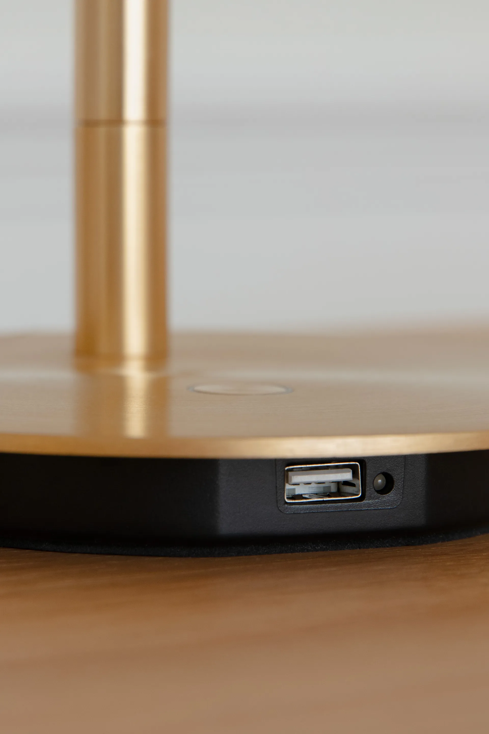 Omni Table pöytävalaisin, Messinki Umage