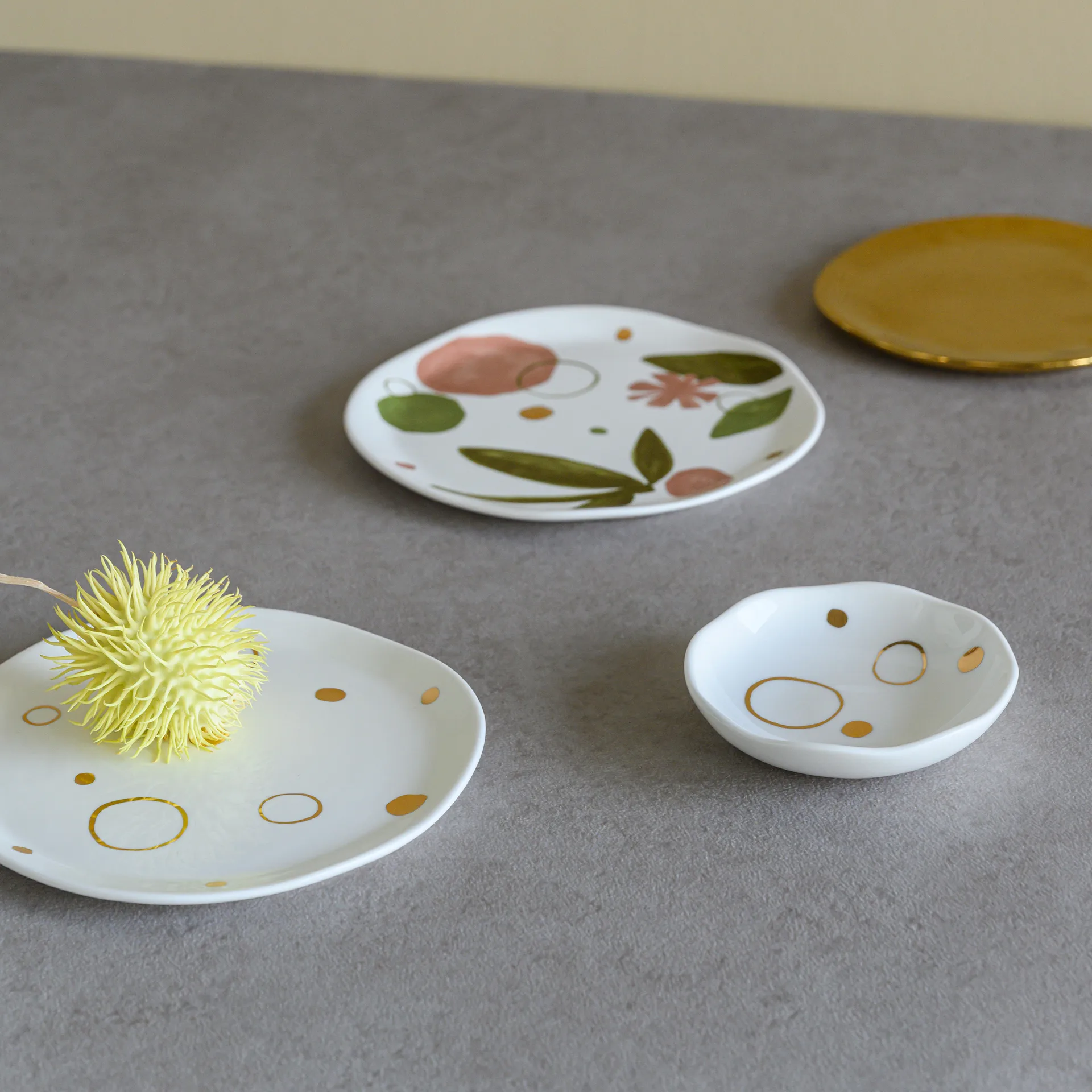 Good Morning -aluslautanen 10x10,5 cm kulta, Circle Gold URBAN NATURE CULTURE