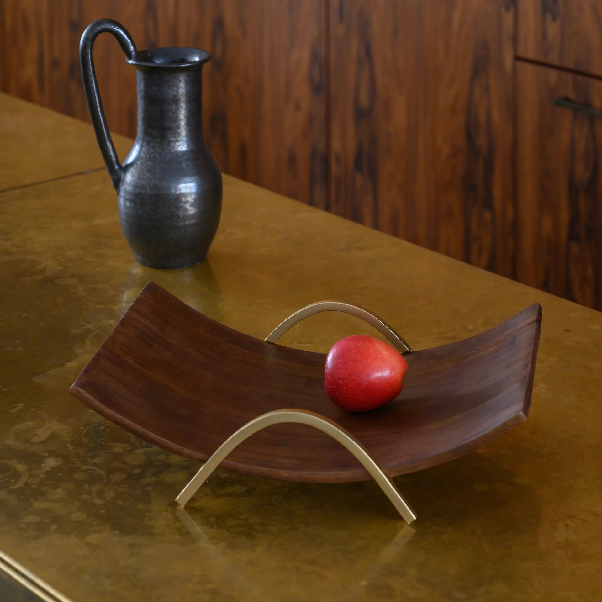 UNC tarjoilualusta mangopuu 27x40 cm, Walnut URBAN NATURE CULTURE