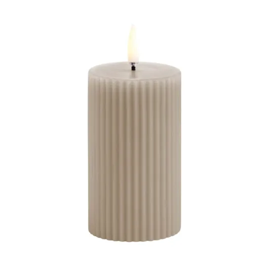 LED Kynttilä Räfflattu Ø5,8x10 cm, Hiekkakivi Uyuni Lighting