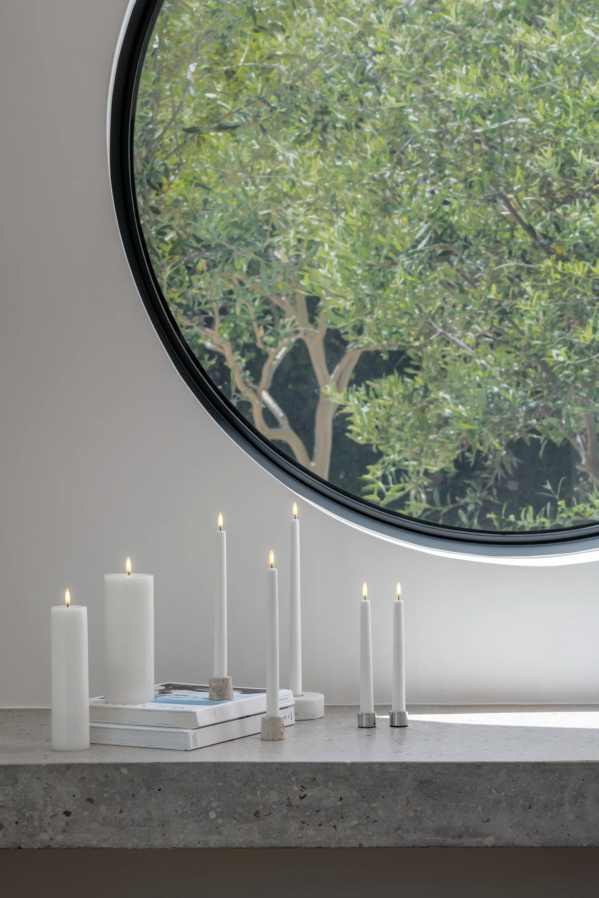 Uyuni LED Kruunukynttilä valkoinen 2-pakkaus, Ø2,3×25,2 cm Uyuni Lighting