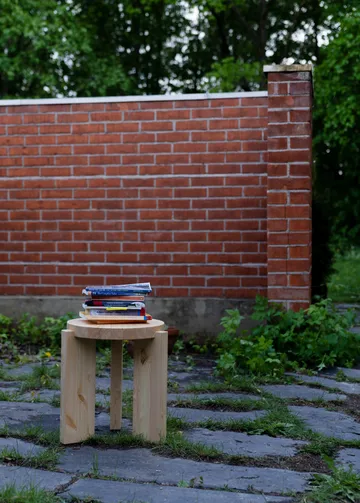 001 Stool jakkara - Matta öljyvahattu mänty, Ø40×44 cm - Vaarnii