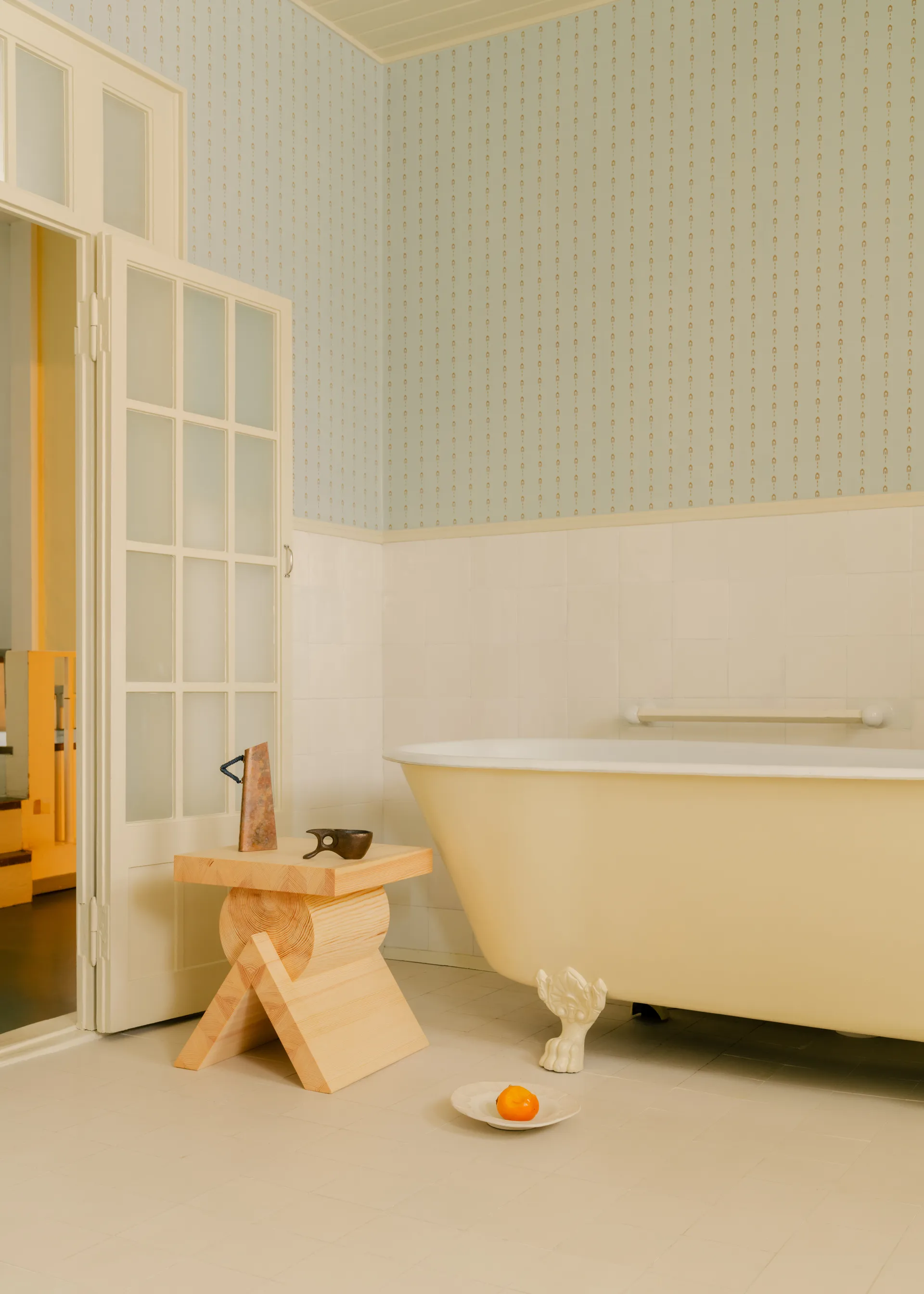 006 AA Side Table sivupöytä, Matta öljyvahattu mänty, 40x40x45 cm Vaarnii