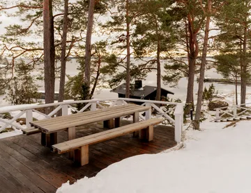 013 Osa Outdoor Bench penkki - Lämpökäsitelty mänty, 182×37×49 cm - Vaarnii