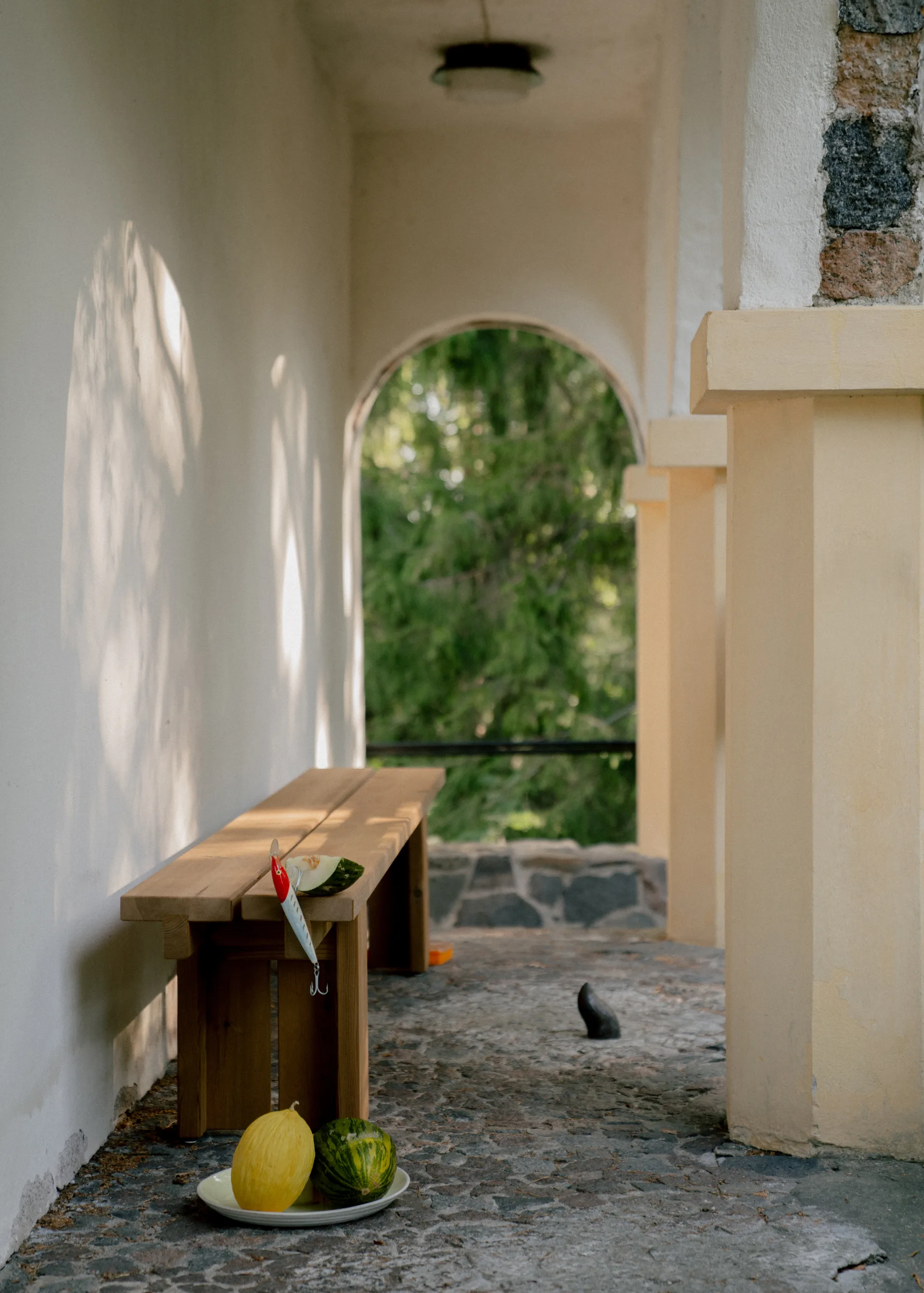 013 Osa Outdoor Bench penkki, Lämpökäsitelty mänty, 333×37×49 cm Vaarnii