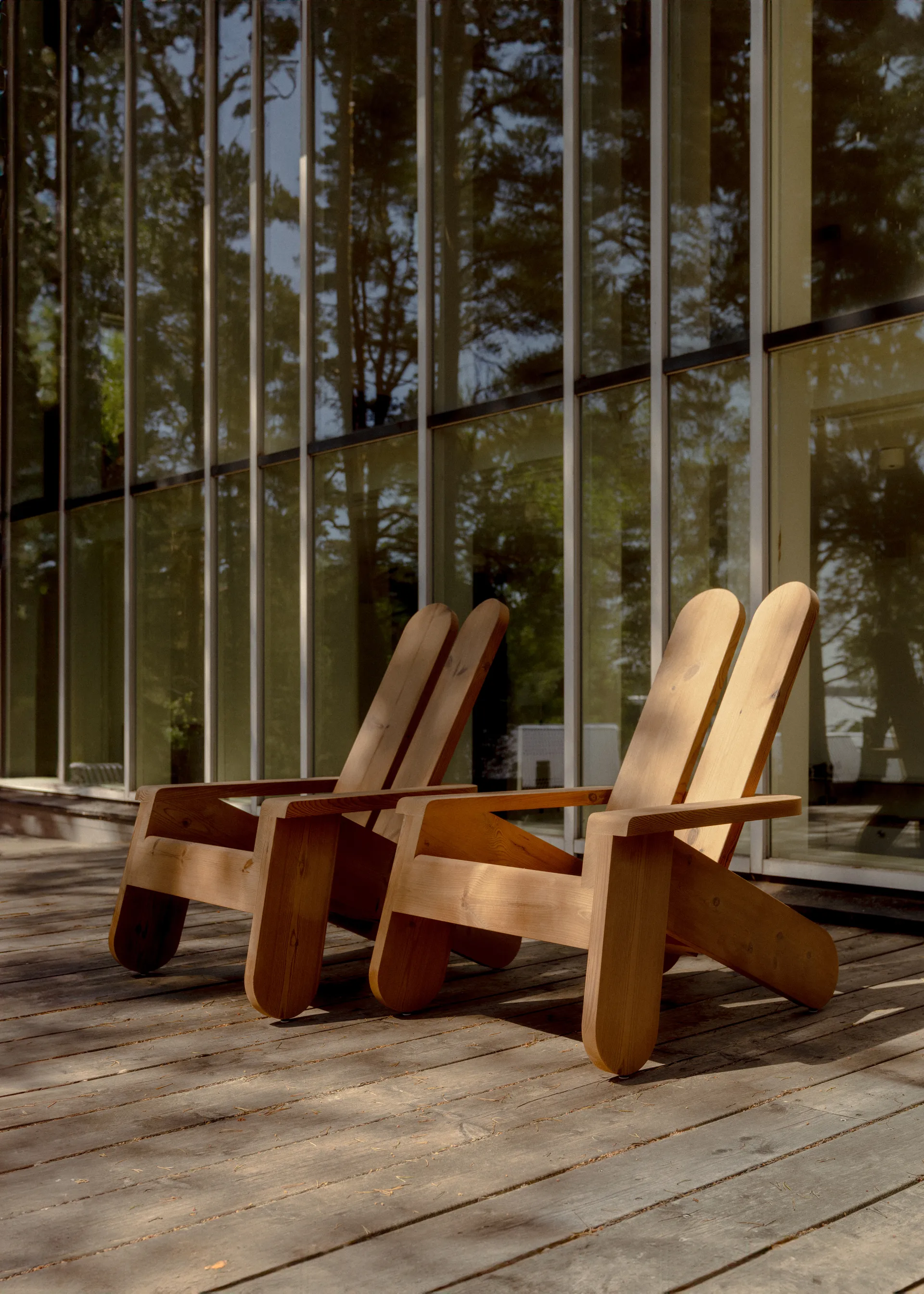 015 Peace Outdoor Lounge Chair lepotuoli, Lämpökäsitelty mänty Vaarnii