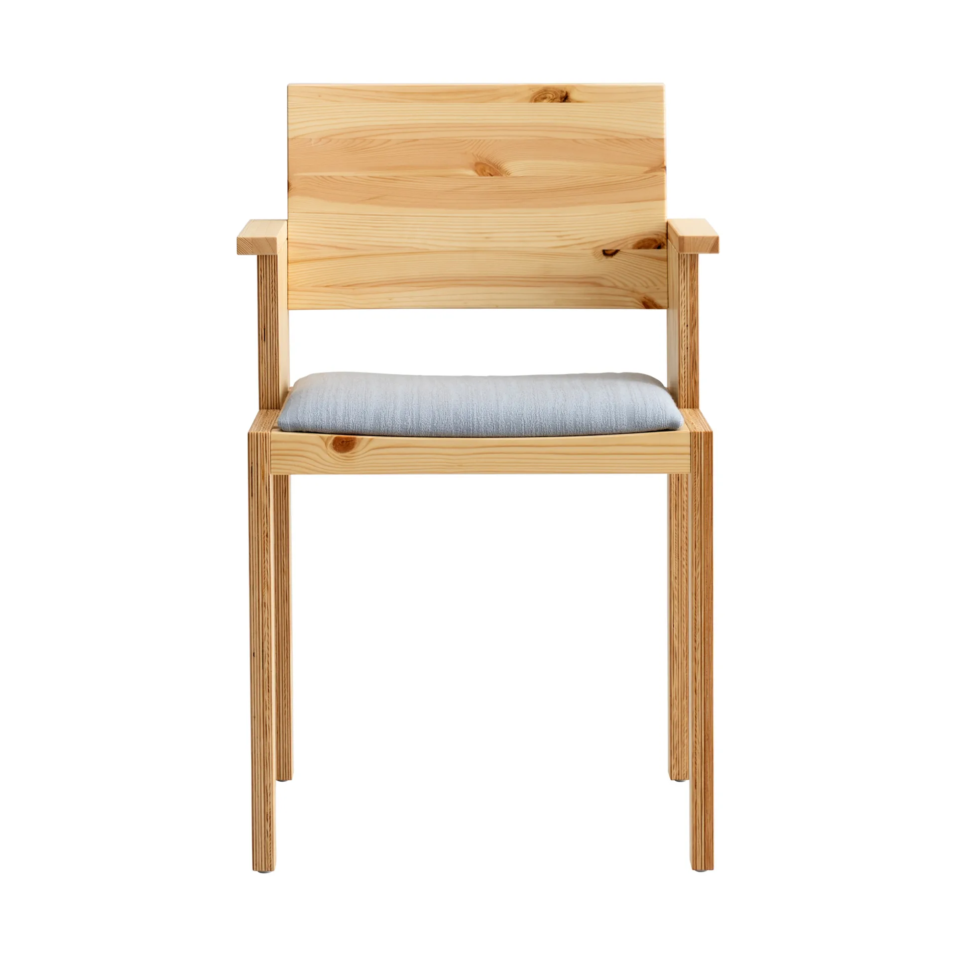 016 Maasto Dining Armchair käsinojallinen tuoli, Matta öljyvahattua mäntyä, verhoiltu istuin harmaa Vaarnii