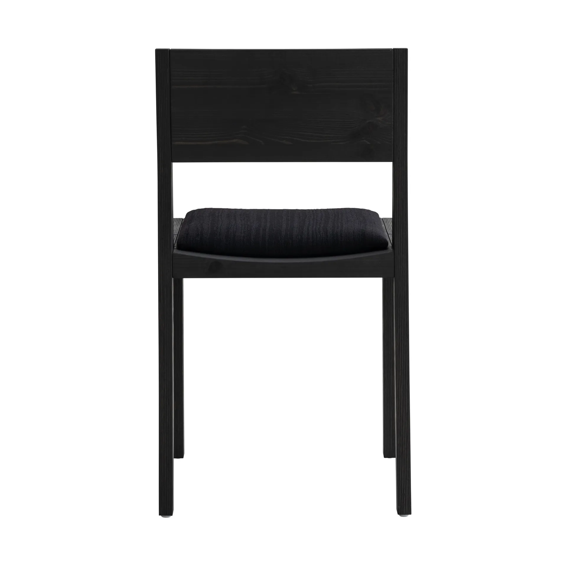 016 Maasto Dining Chair tuoli, Musta petsattu mänty, etupuolelta verhoiltu musta Vaarnii