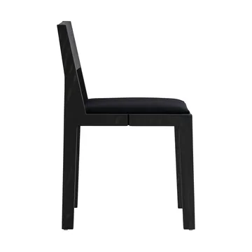 016 Maasto Dining Chair tuoli - Mustaksi petsattu mänty, verhoiltu musta istuin - Vaarnii