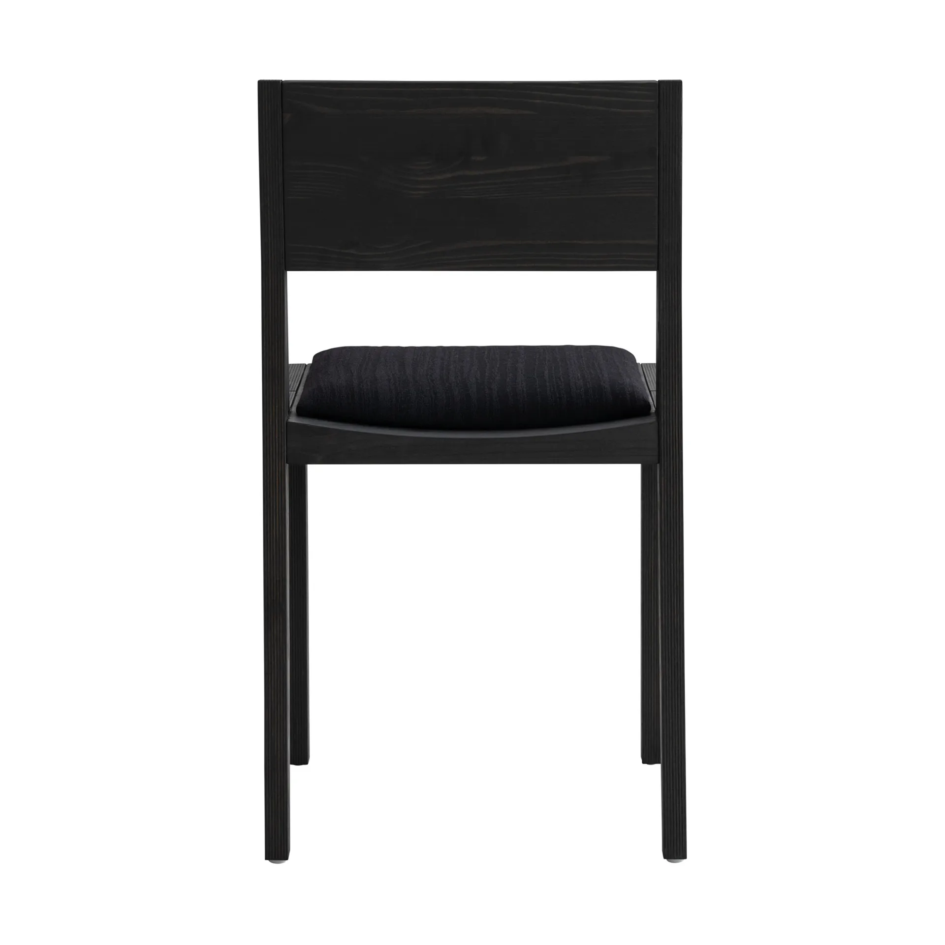 016 Maasto Dining Chair tuoli, Mustaksi petsattu mänty, verhoiltu musta istuin Vaarnii