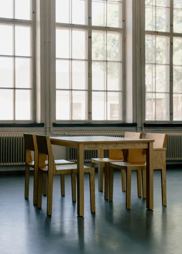 016 Maasto Table pöytä - Matta öljyvahattua mäntyä, 90x90x75 cm - Vaarnii