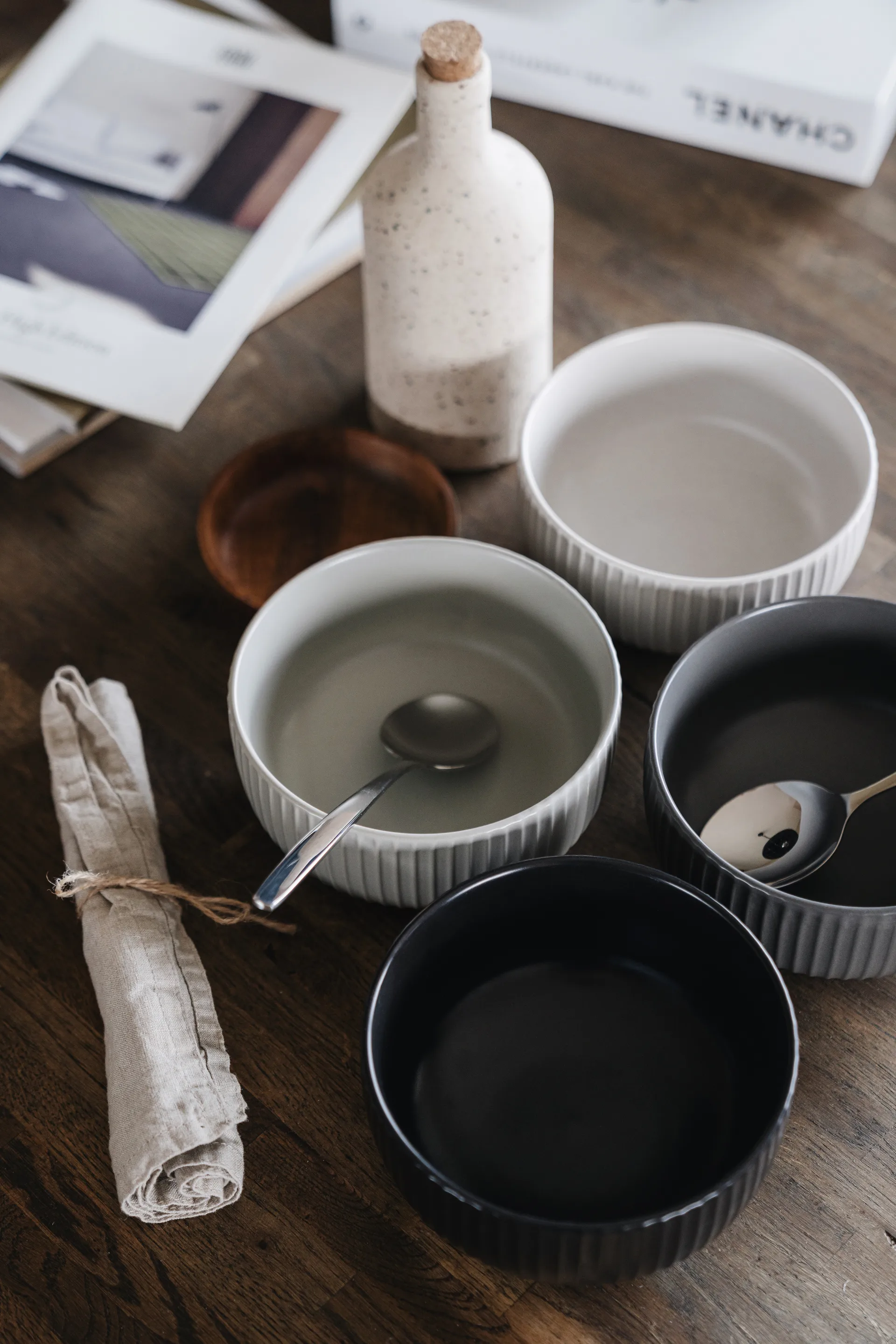 Duga flinga -kulho 70 cl 4-pakkaus, Valkoinen, hiekanharmaa, antrasiitti, musta Vargen & Thor