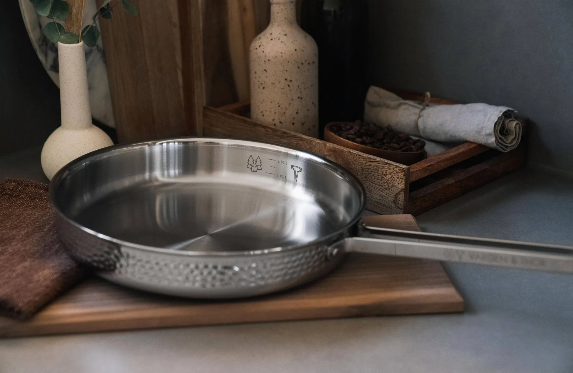 Kroma Modell M1K paistinpannu, Kiillotettu teräs, Ø28 cm Vargen & Thor