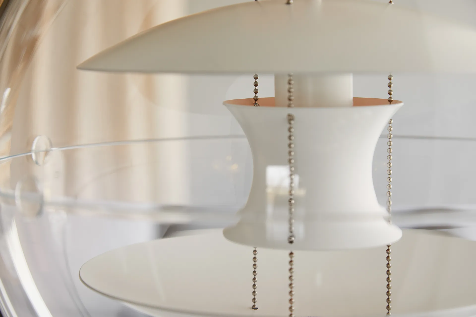 VP Globe Warm Peach kattolamppu, Ø40 cm Verpan