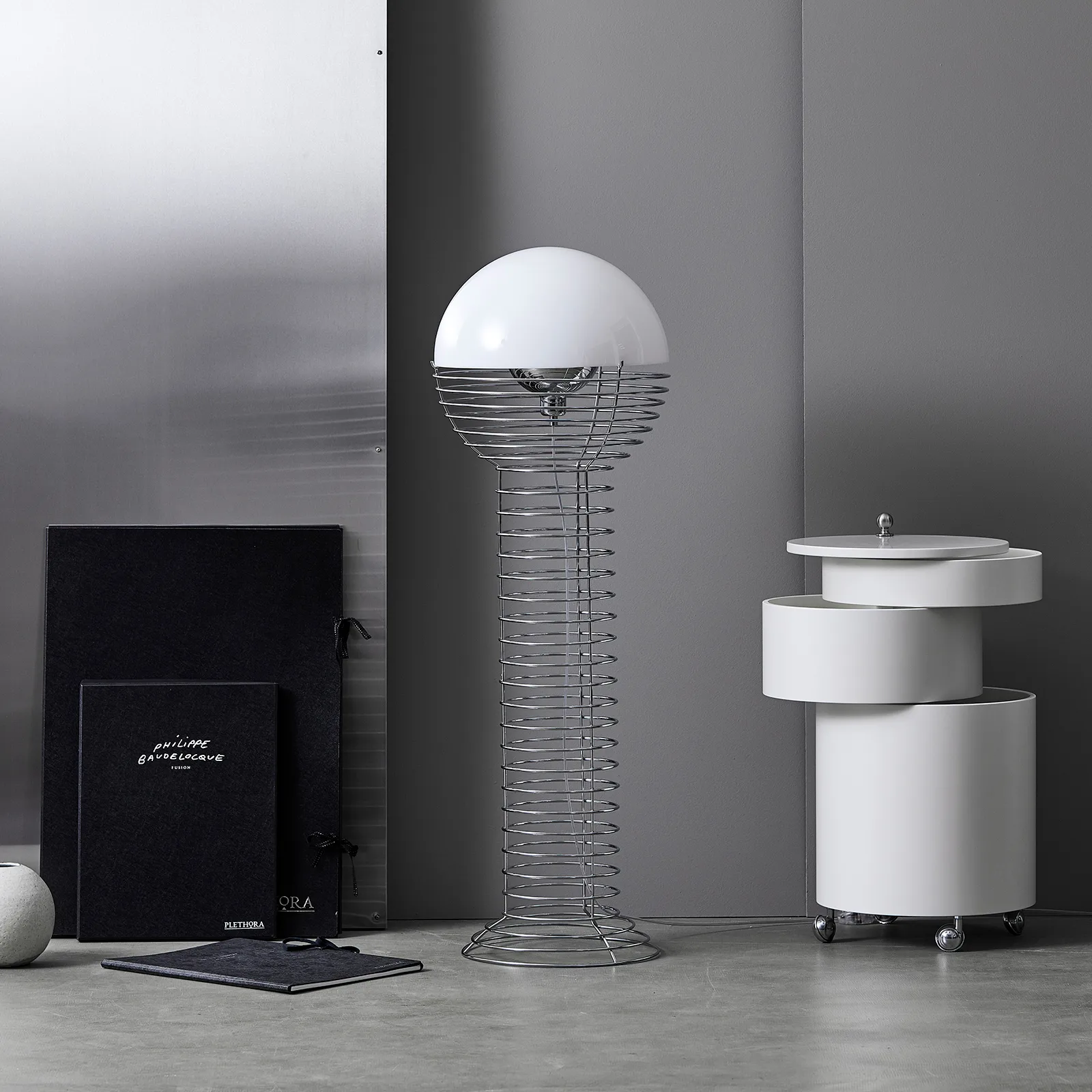 Wire lattiavalaisin, Valkoinen Verpan