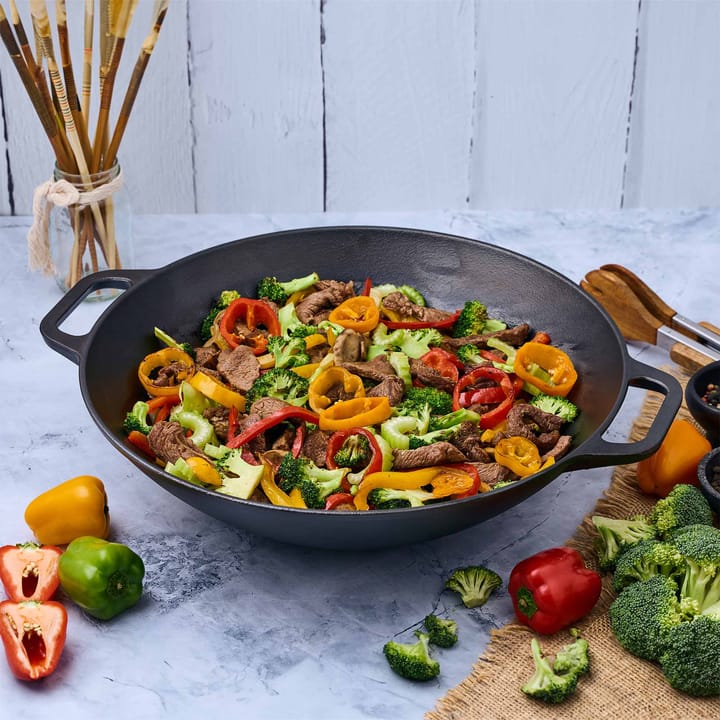 Valurautainen wok-pannu 36 cm, Musta Victoria