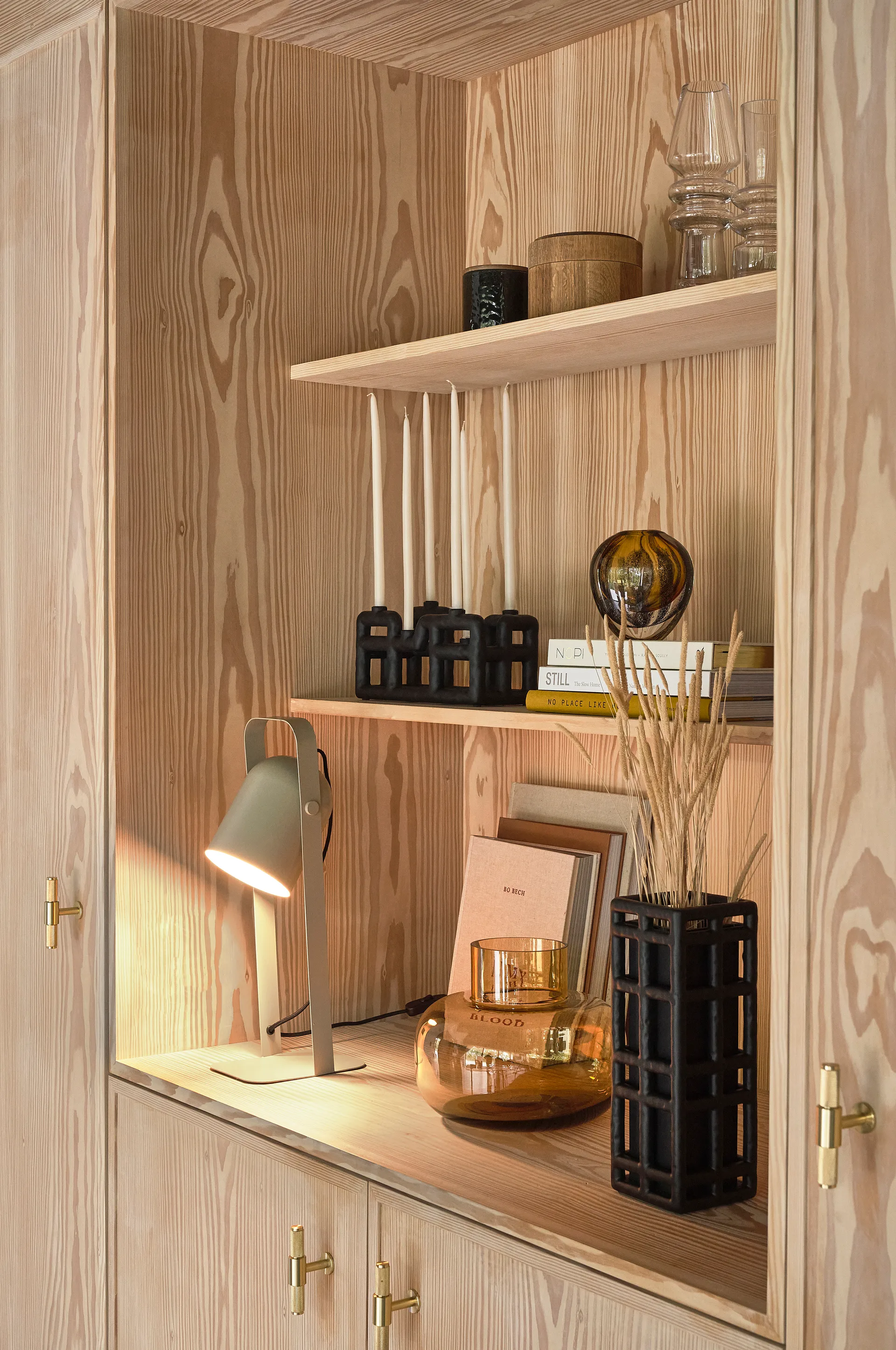 Nesvik pöytävalaisin 45 cm, Hiekka Villa Collection