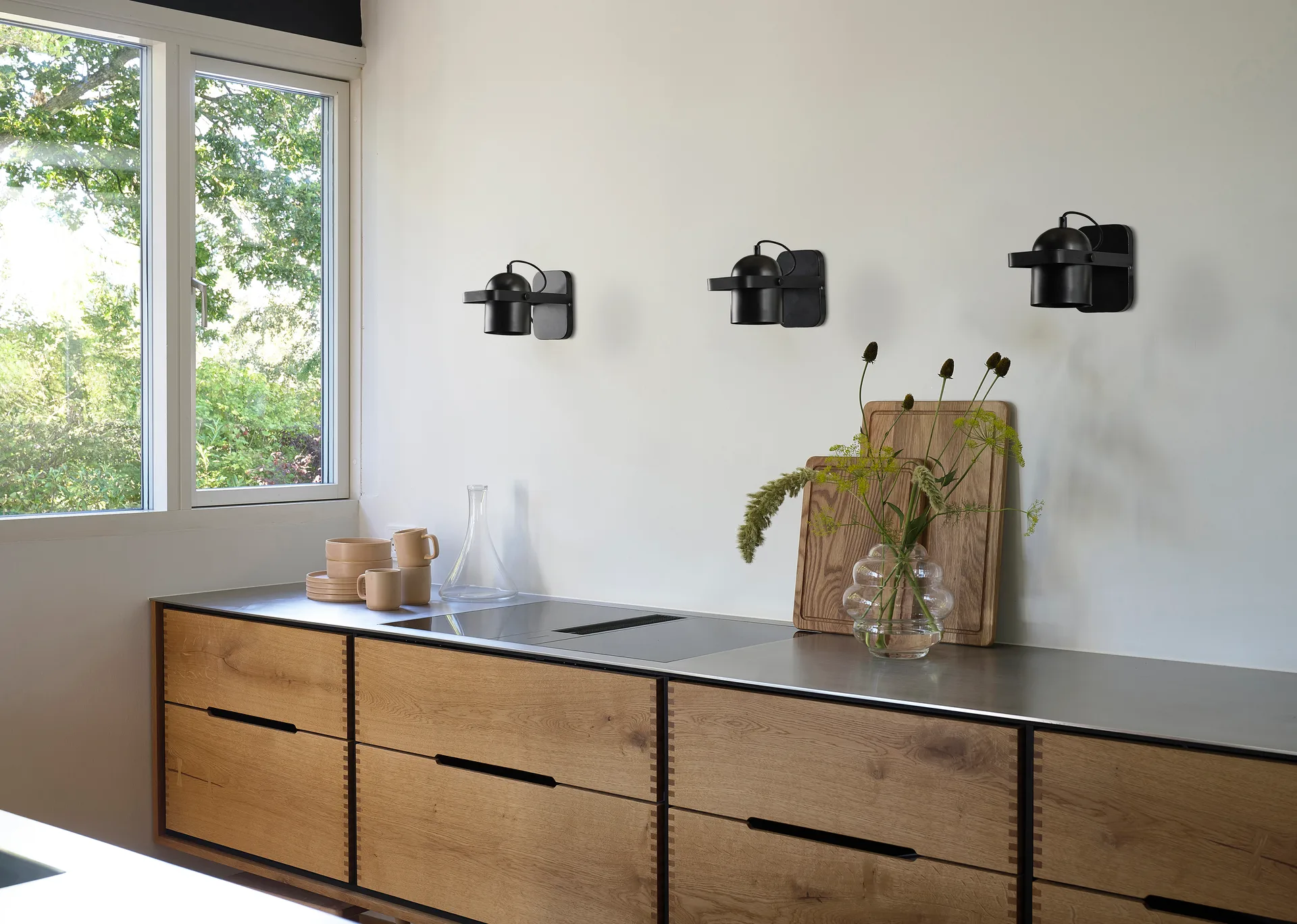 Nesvik seinävalaisin, Black Villa Collection