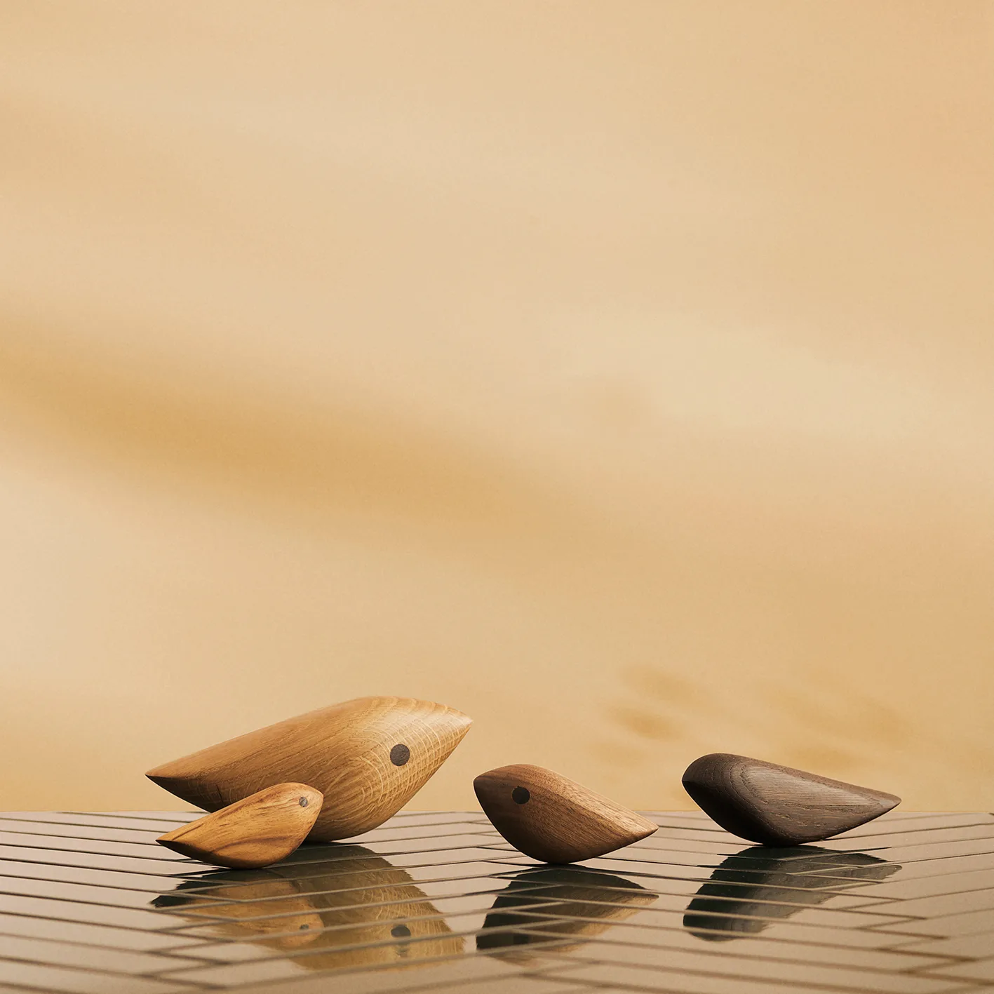 Twirling Bird -koriste, L, Savustettu tammi Warm Nordic