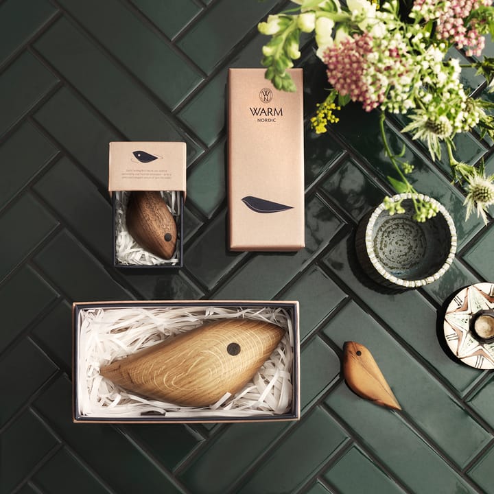 Twirling Bird -koriste, M, Saksanpähkinä Warm Nordic