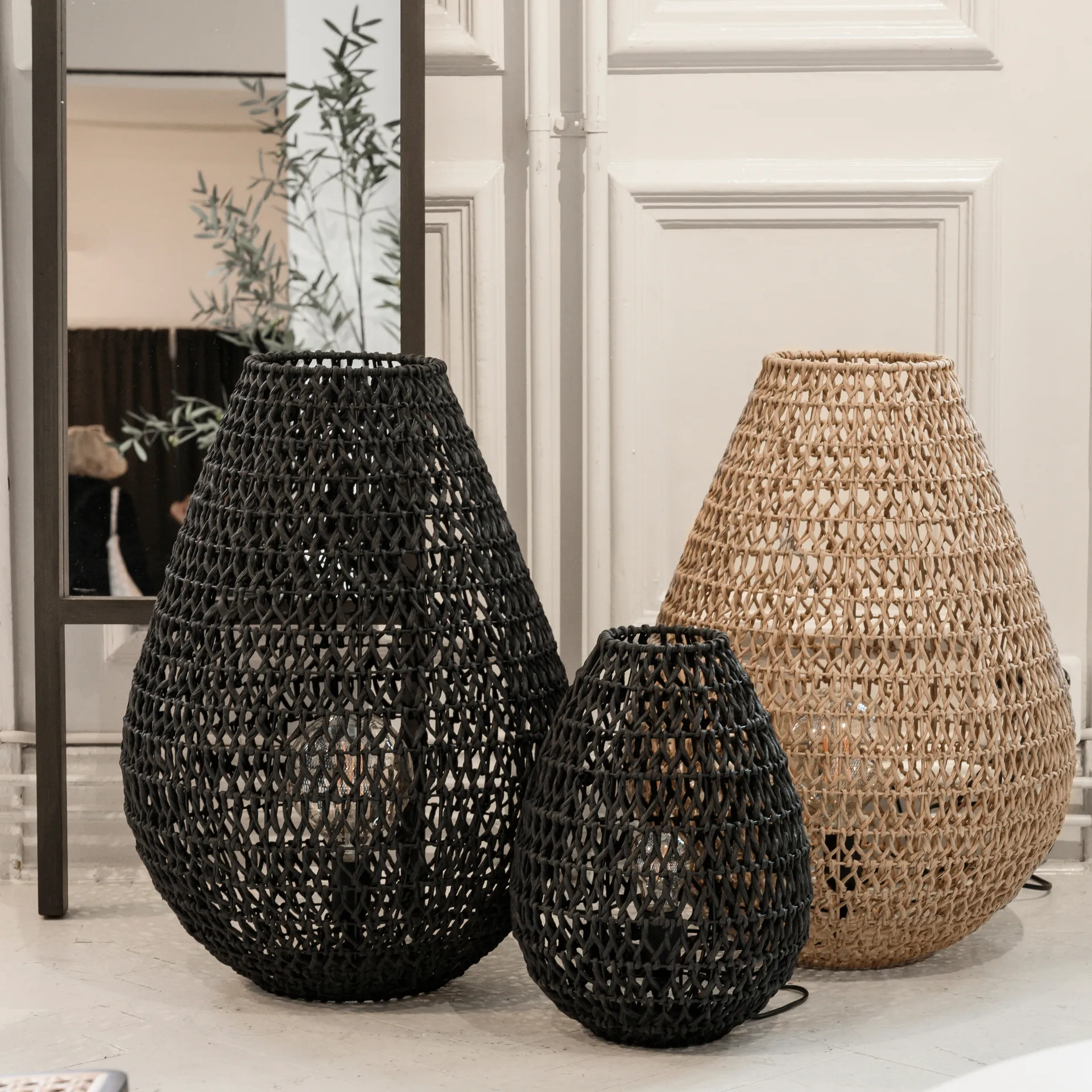 Buster pöytävalaisin Ø 27 cm, Musta Watt & Veke