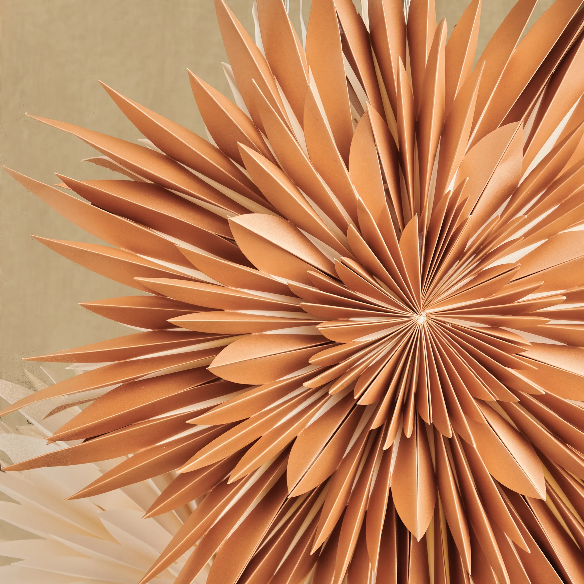 Maja adventtitähti Ø60 cm, Kulta Watt & Veke