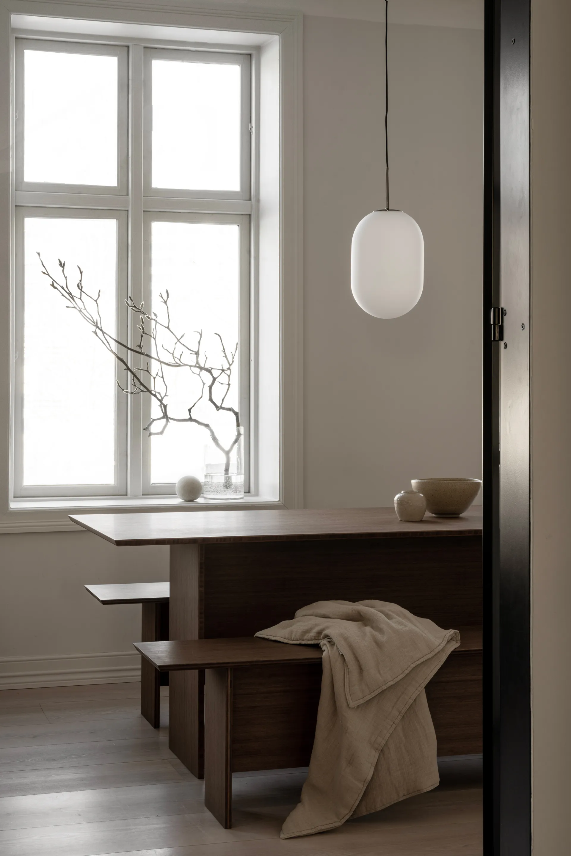 Noor-riippuvalaisin L Ø24 cm, Valkoinen Watt & Veke