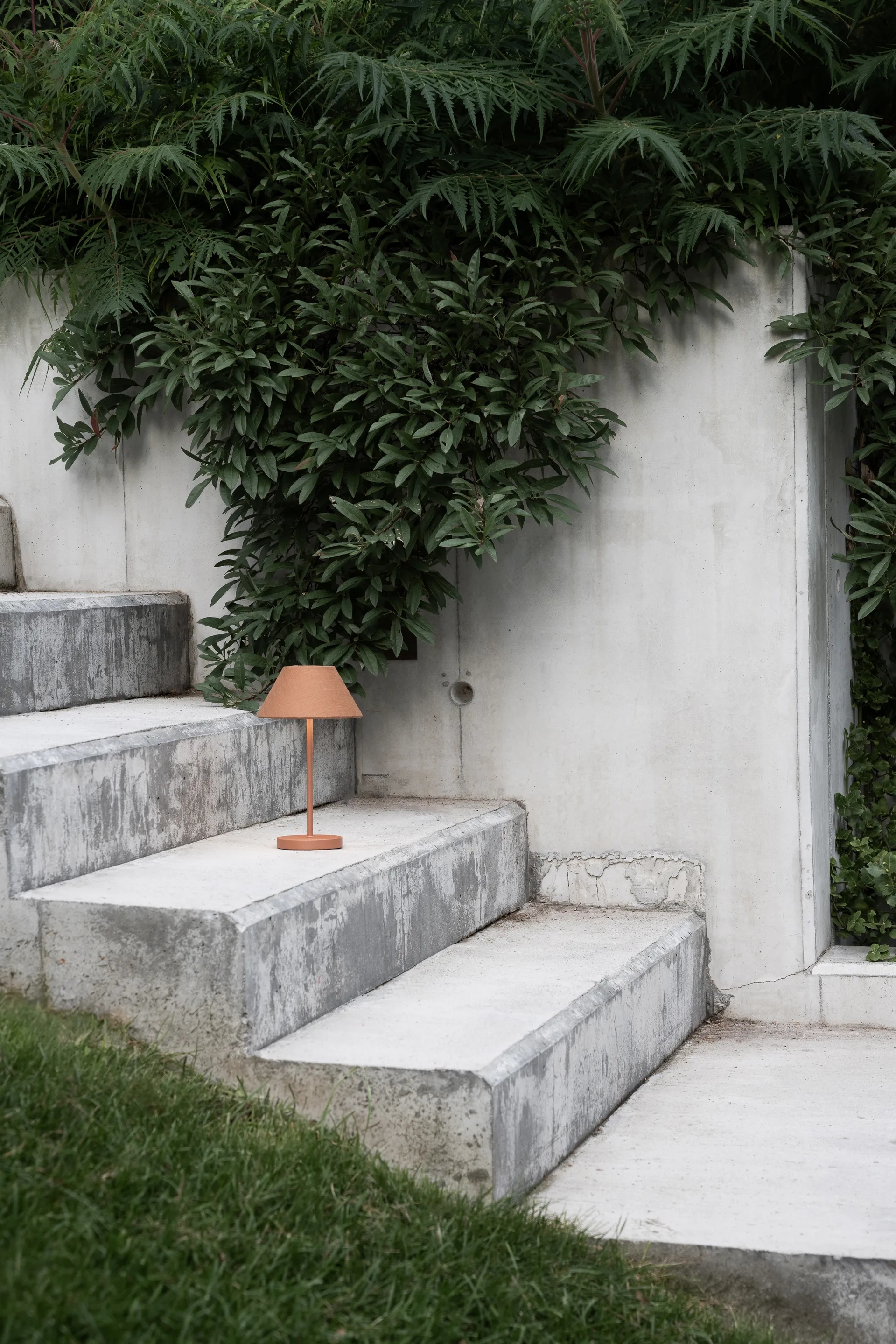 Teya pöytälamppu kannettava, Terrakotta, Ø15×26 cm Watt & Veke