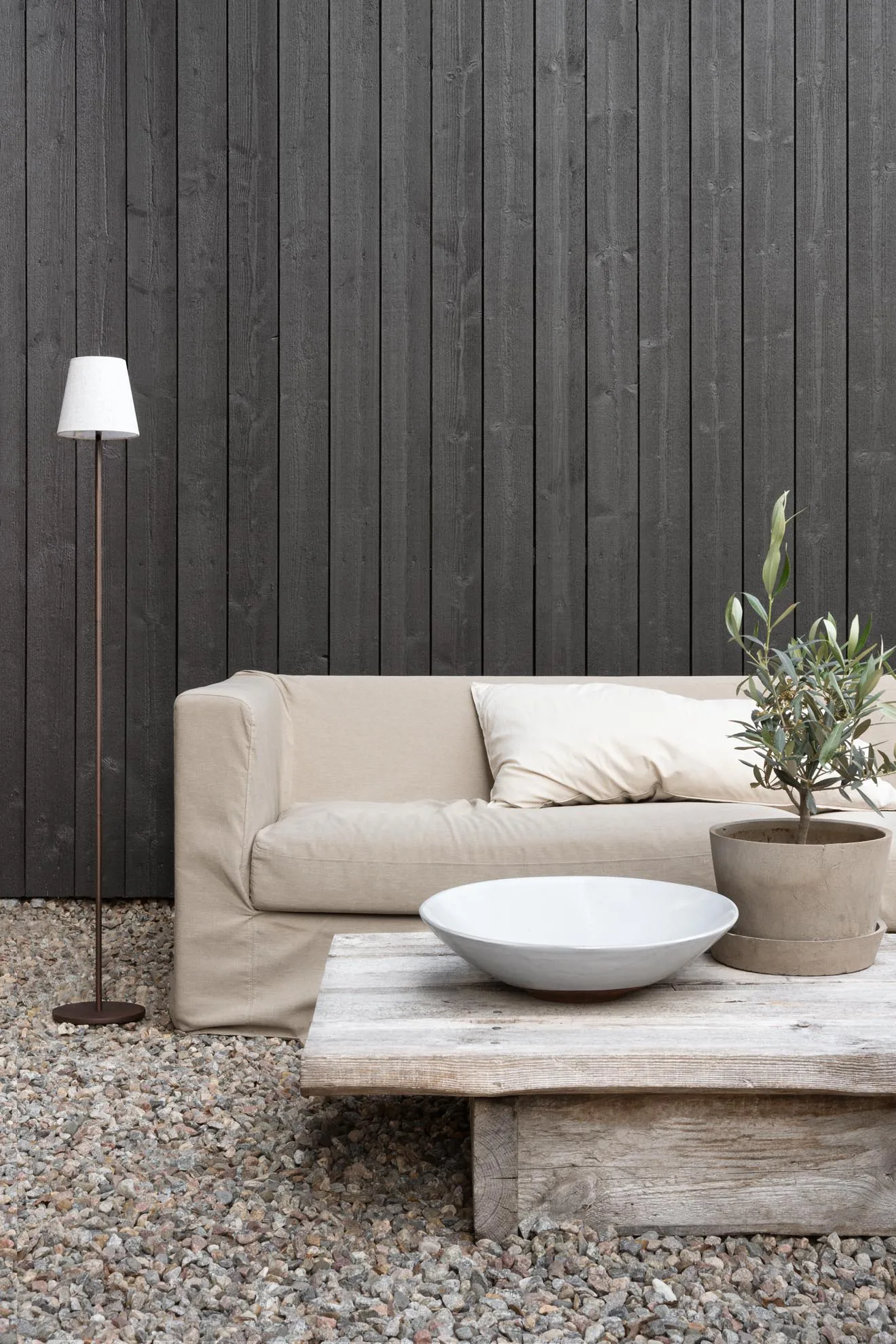 Tyra lattiavalaisin Ø14 cm, Coffee Watt & Veke