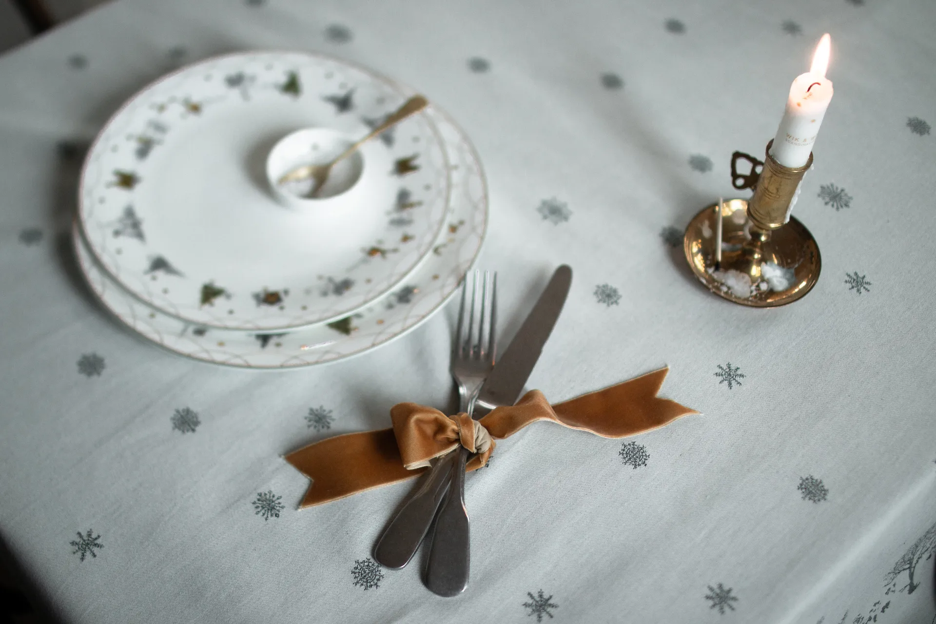 Jouluaamun pöytäliina, Valkoinen-vihreä, 140x240 cm Wik & Walsøe