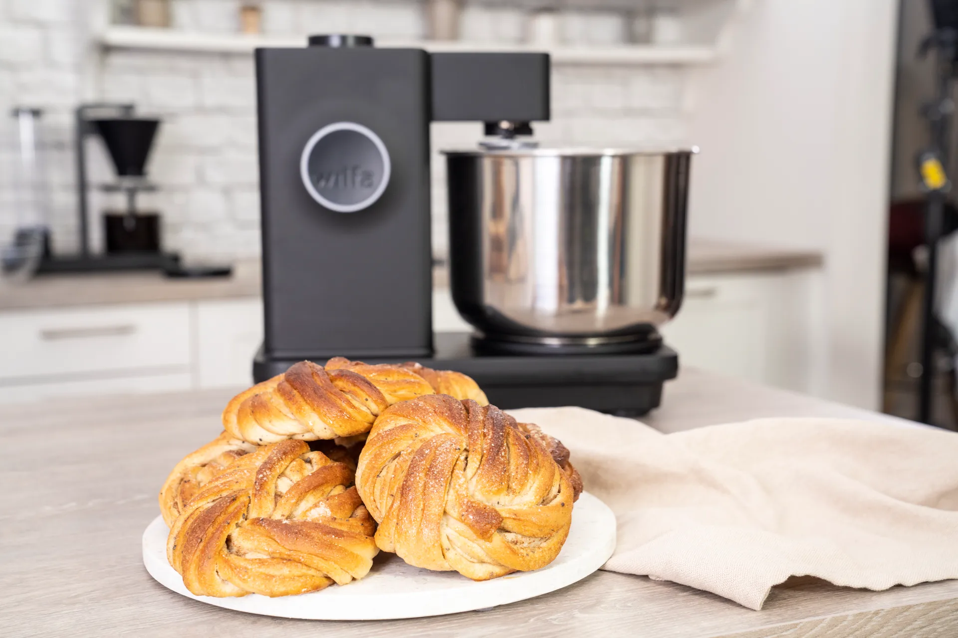 Probaker KM1B-70 keittiökone 7 L, Musta Wilfa