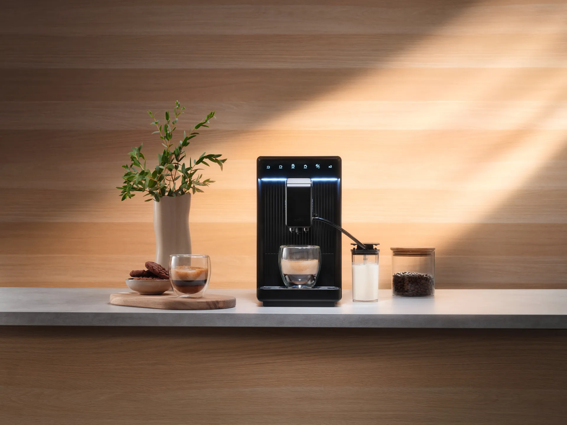 Volo EMA1B-TCM19 automaattinen espressokone, Musta Wilfa