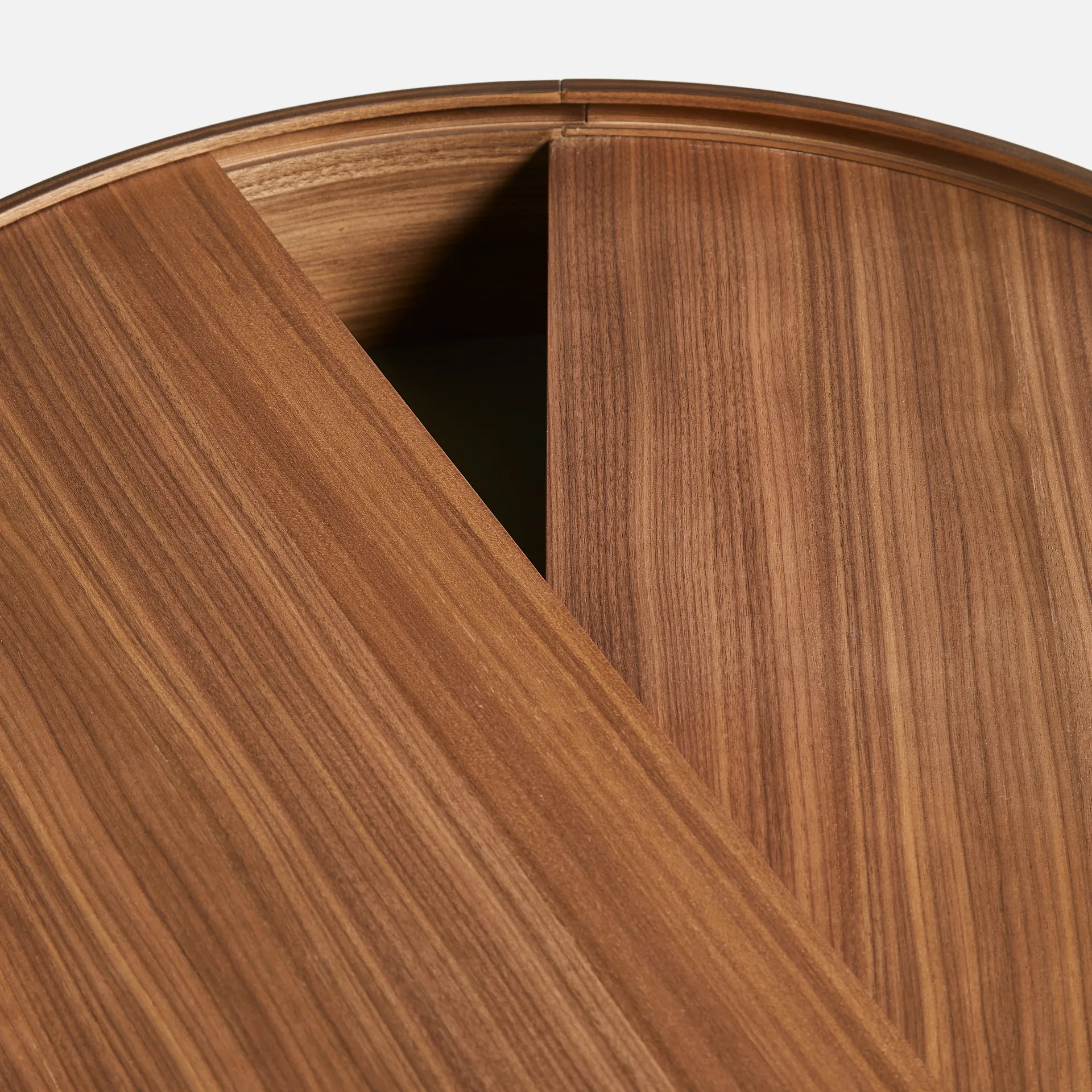 Arc sohvapöytä Ø66 cm, Saksanpähkinä Woud