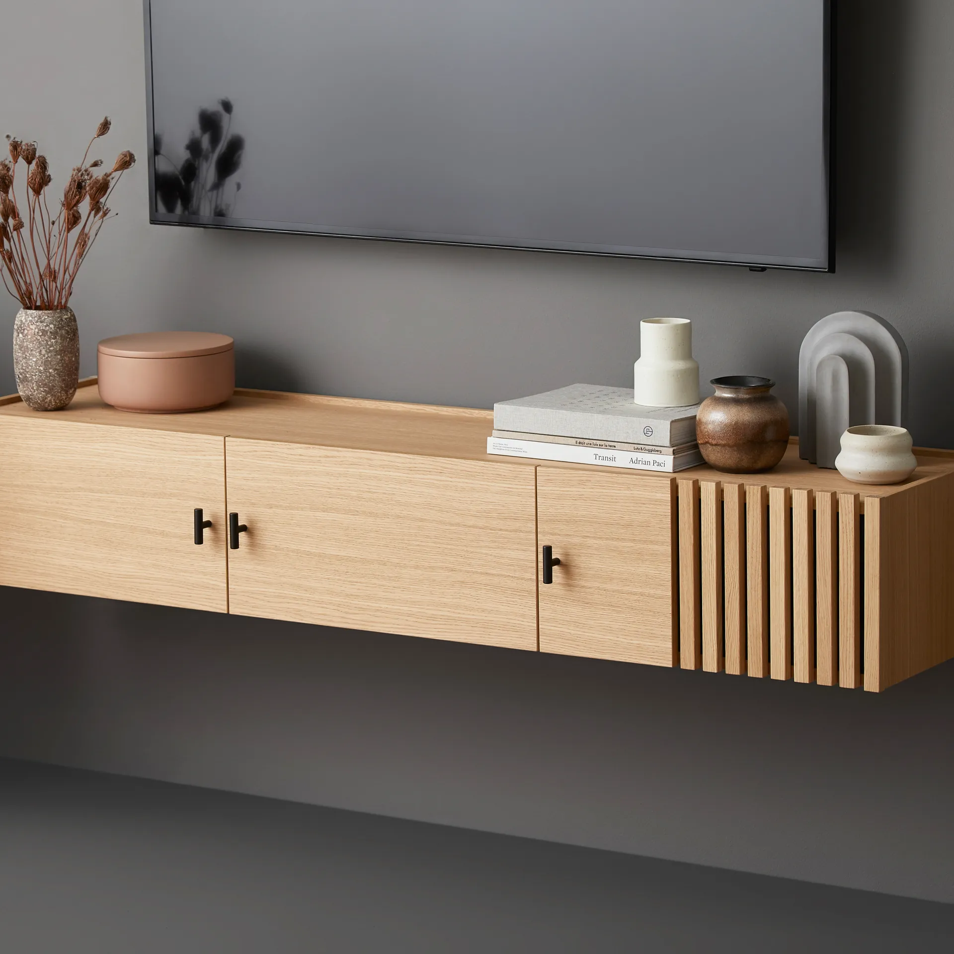 Arkiv kirjatuki, Harmaa betoni Woud