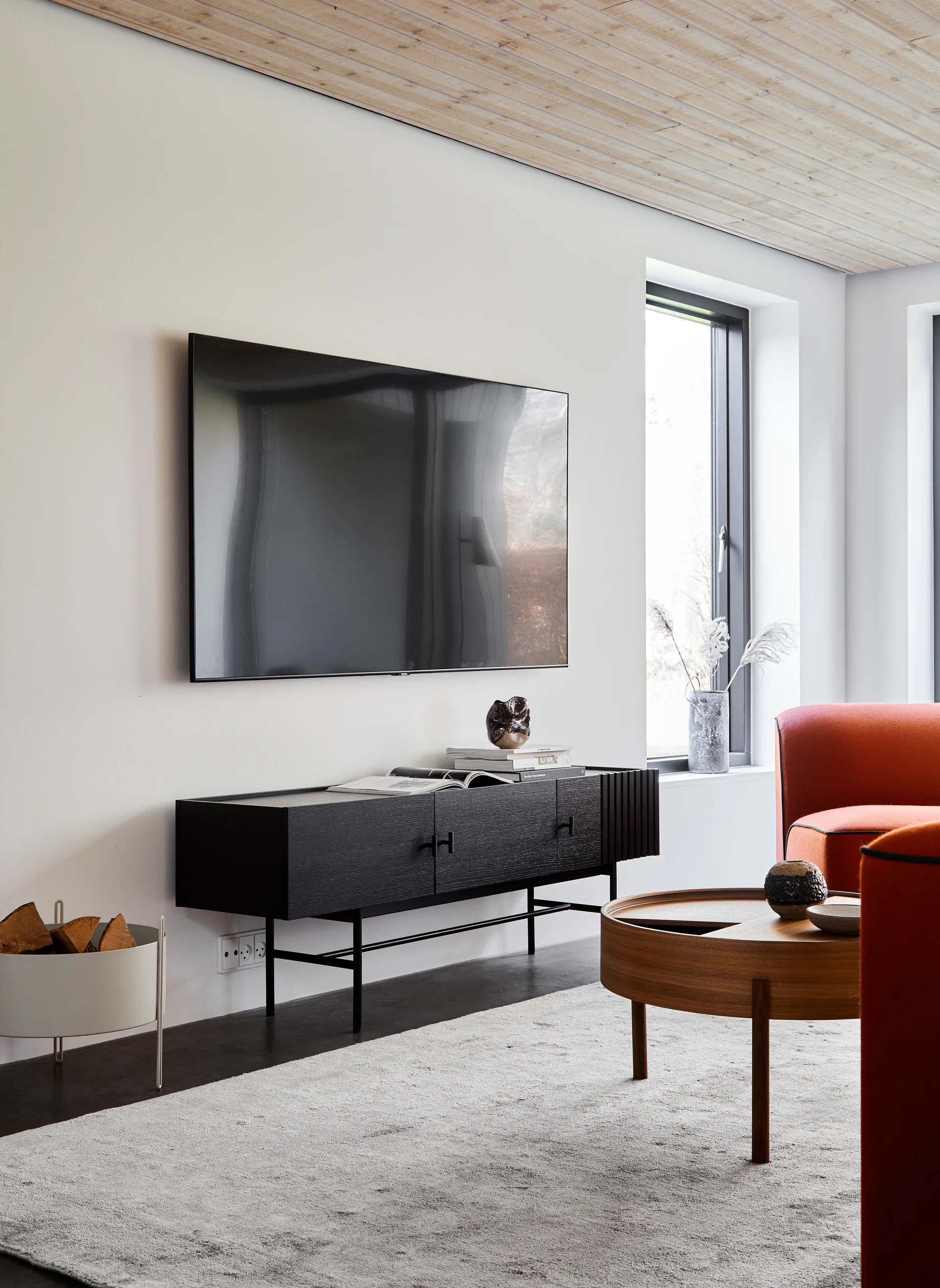 Array Sivupöytä, 180 cm, Mustaksi maalattu tammi Woud