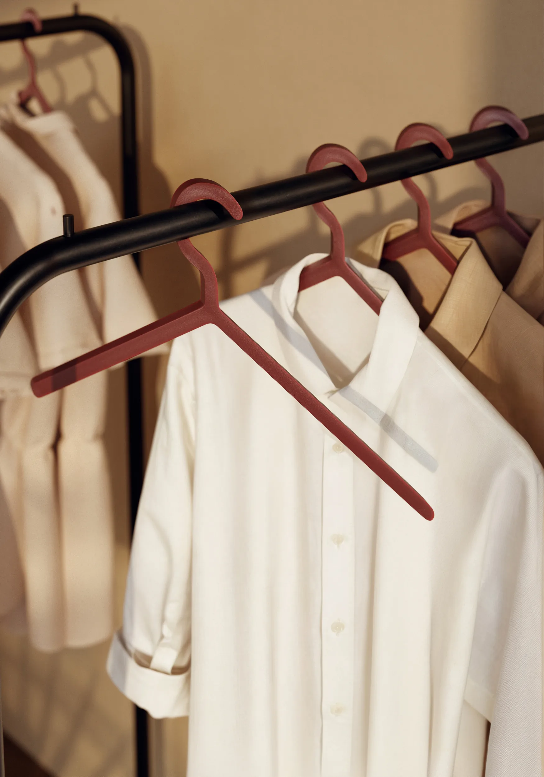 Illusion ripustin, 3-pakkaus, Syvä punainen Woud