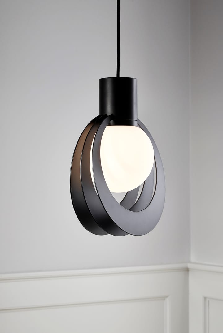 Lunar riippuvalaisin medium, Black Woud
