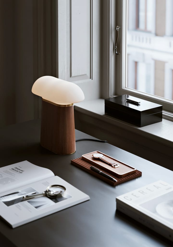 Nova pöytävalaisin, Walnut Woud