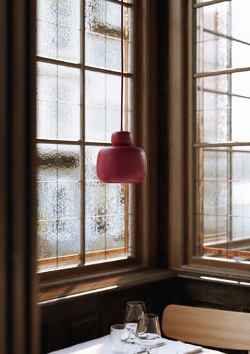 Stone kattovalaisin small - Deep red - Woud