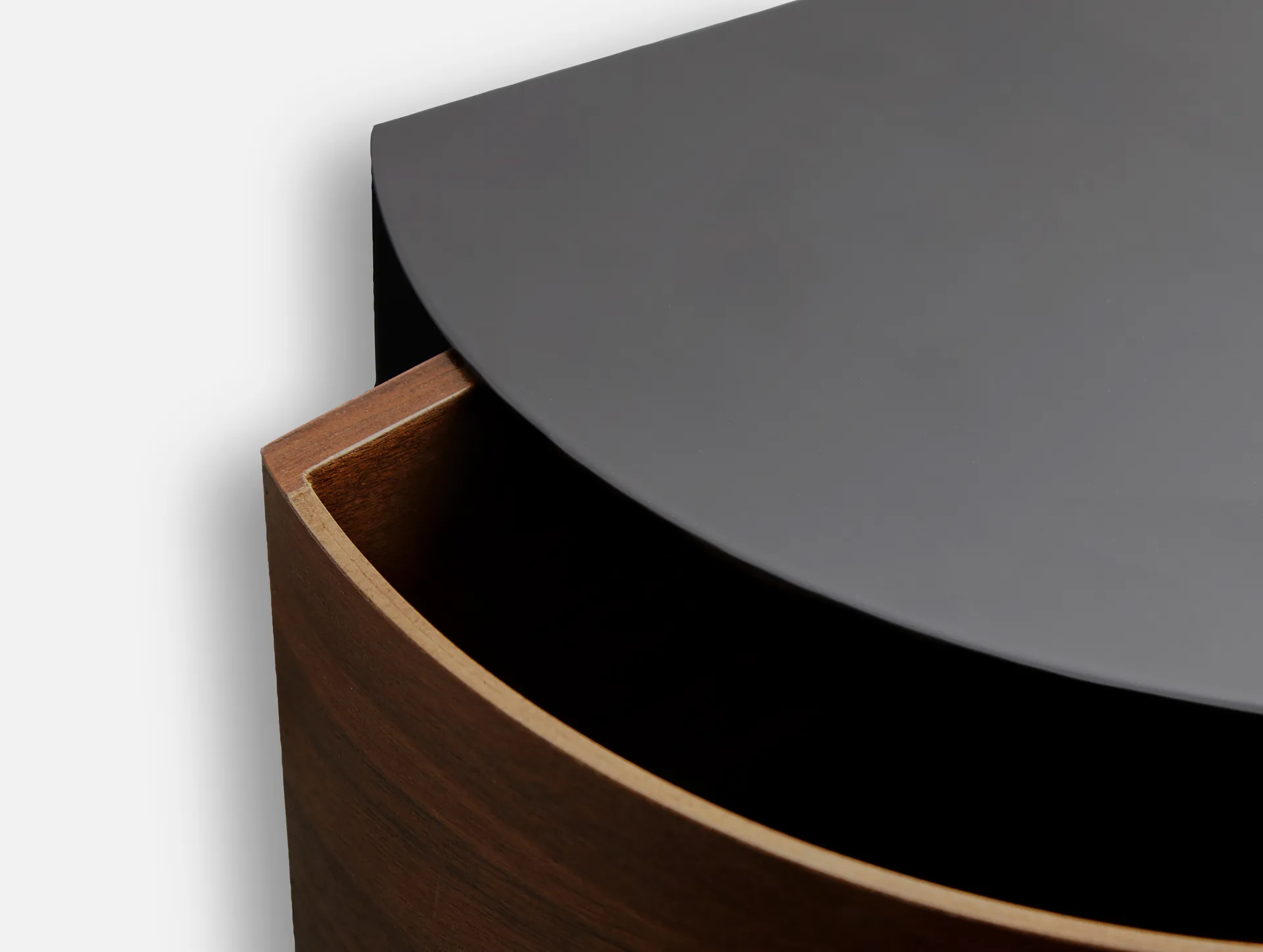 Wallie hylly, Saksanpähkinä Woud