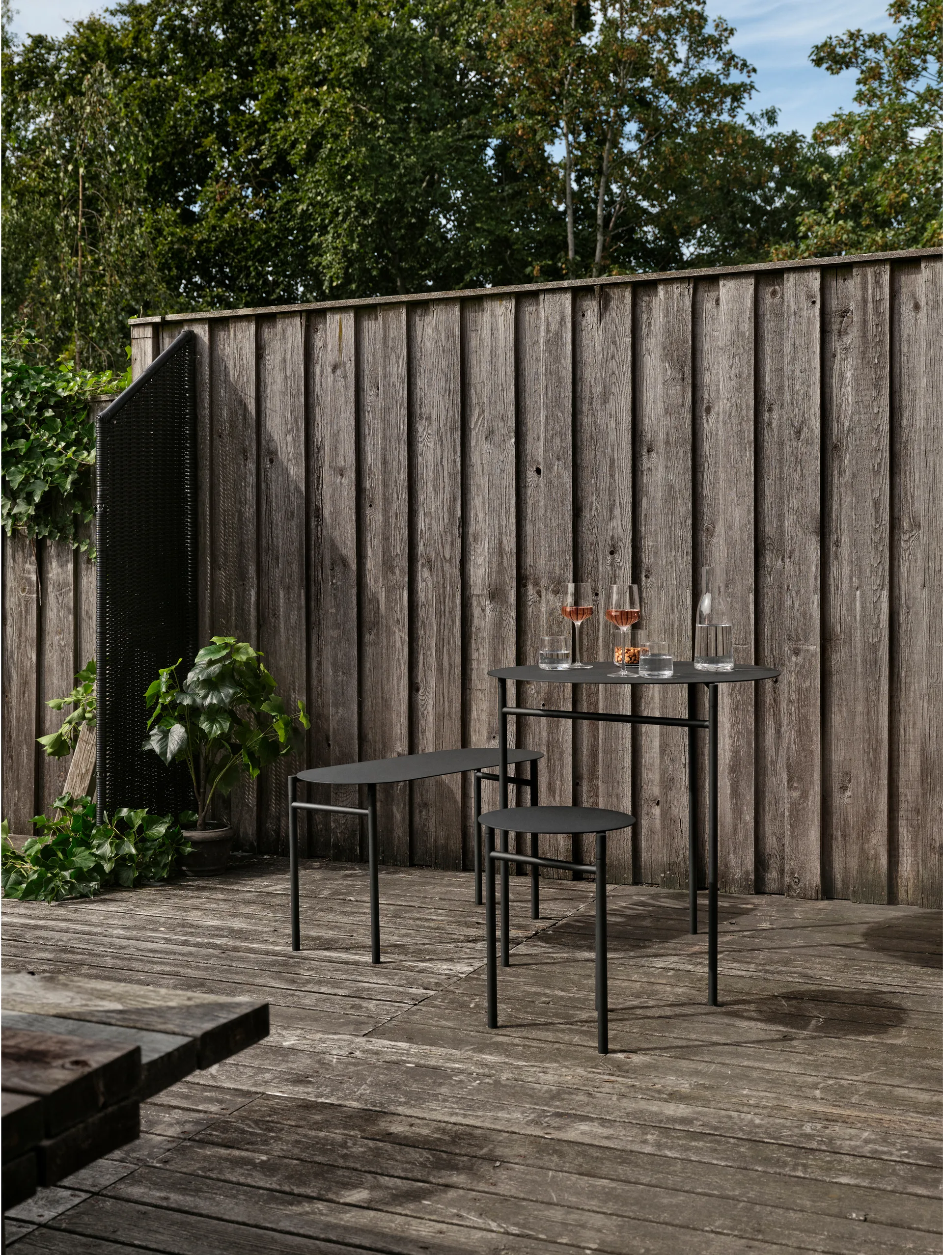 Disc pöytä Ø70 cm, Black Zone Denmark