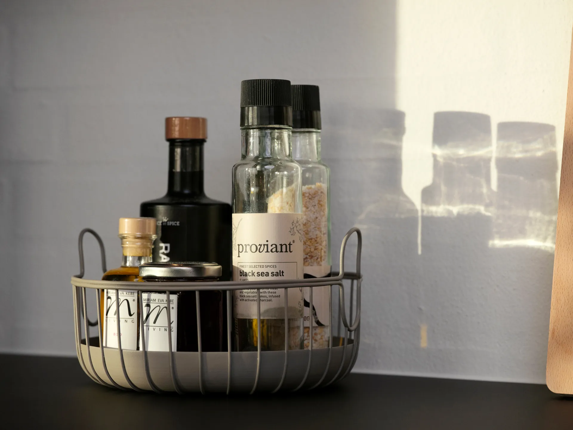 Inu kori Ø22x8 cm, Harmaanruskea Zone Denmark