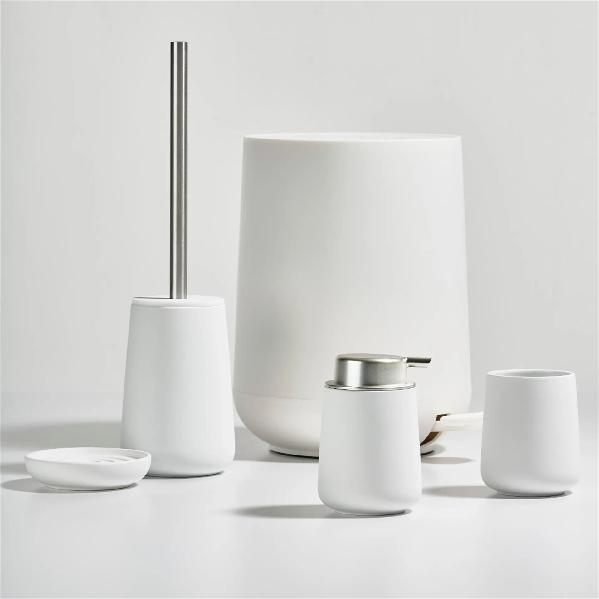 Nova saippua-annostelija, valkoinen Zone Denmark