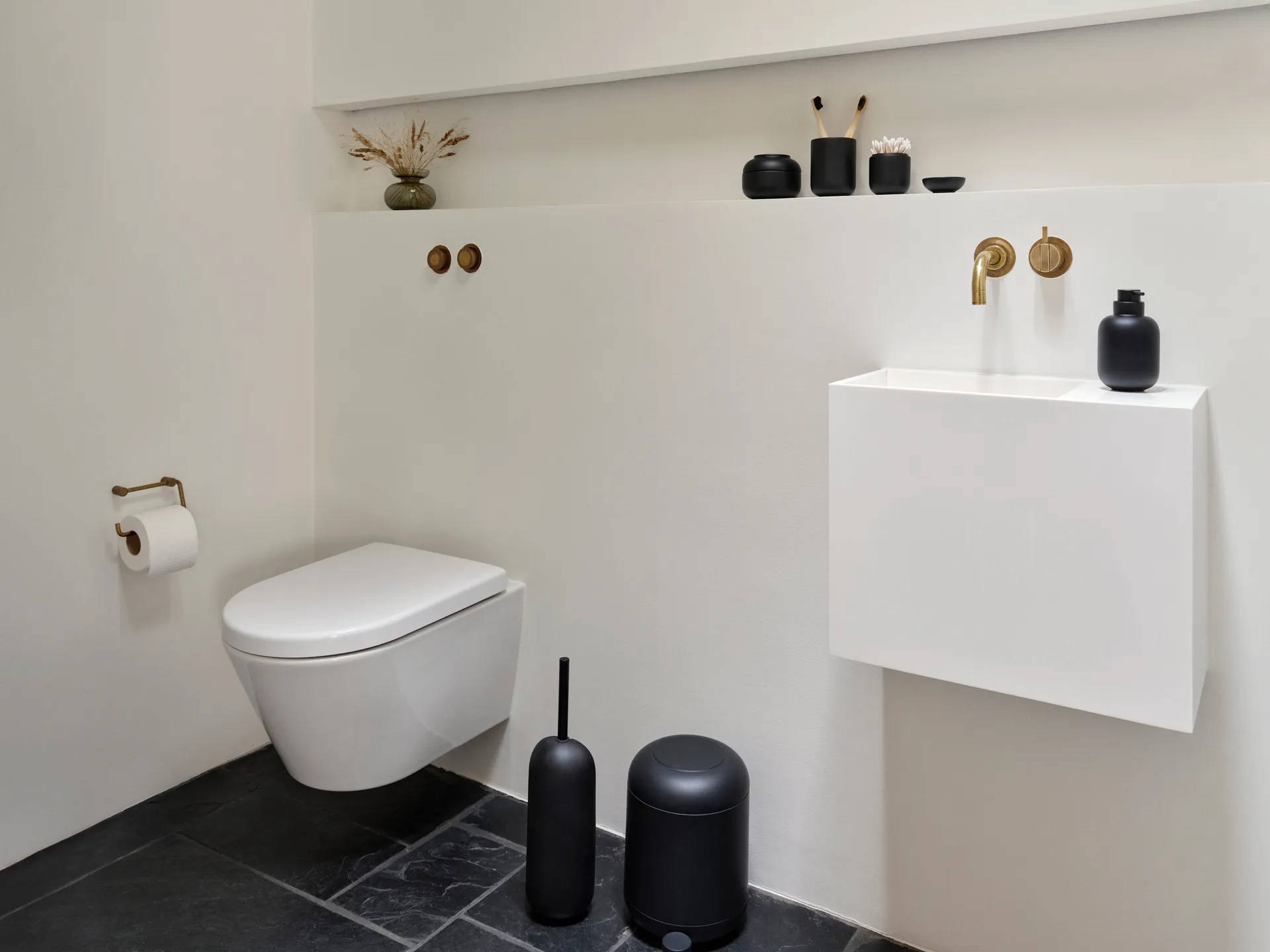 Sensu hammasharjamuki Ø7,4x9,5 cm, Black Zone Denmark